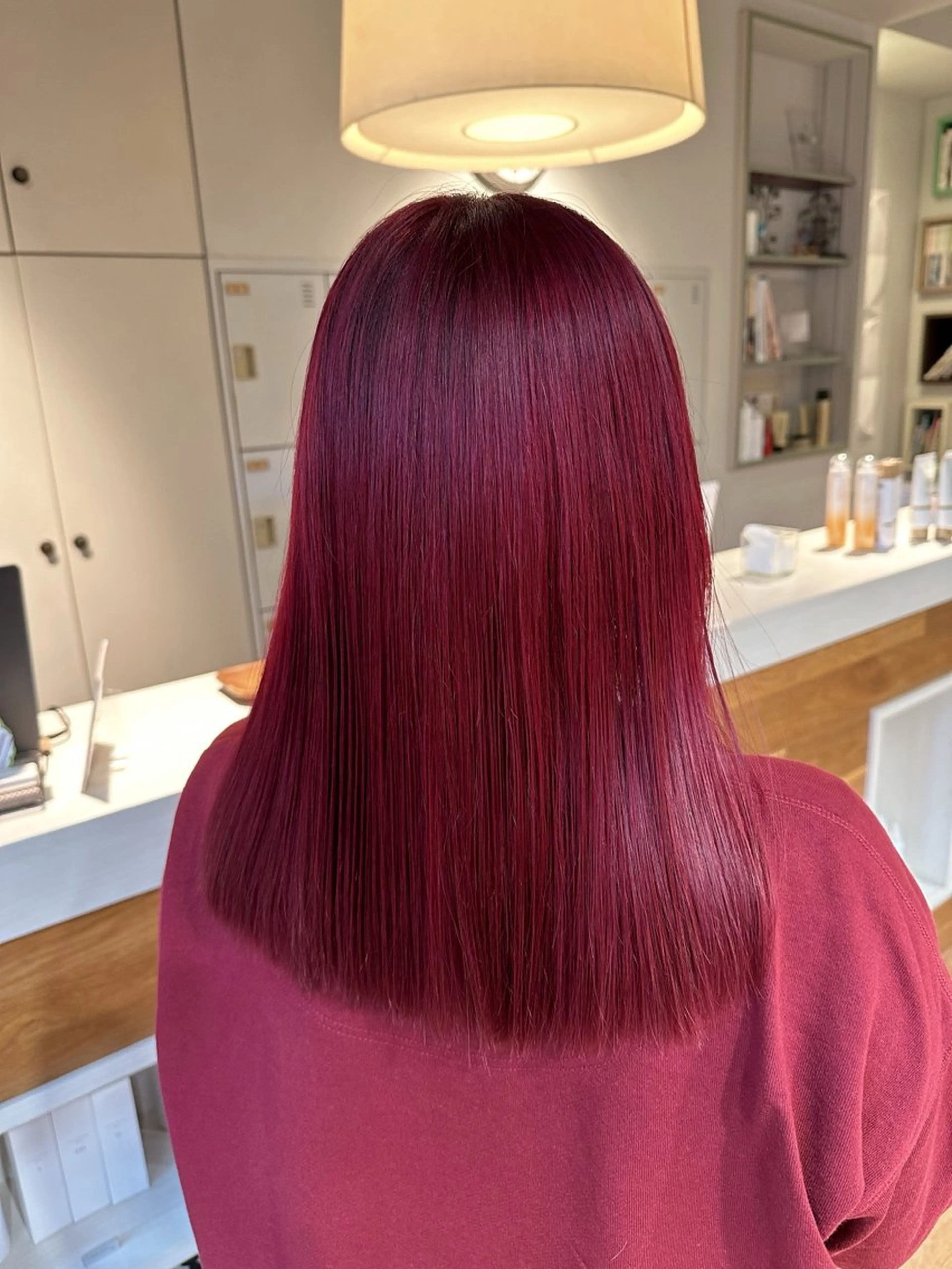 セミロング カラー 塩澤 榛奈のヘアスタイル