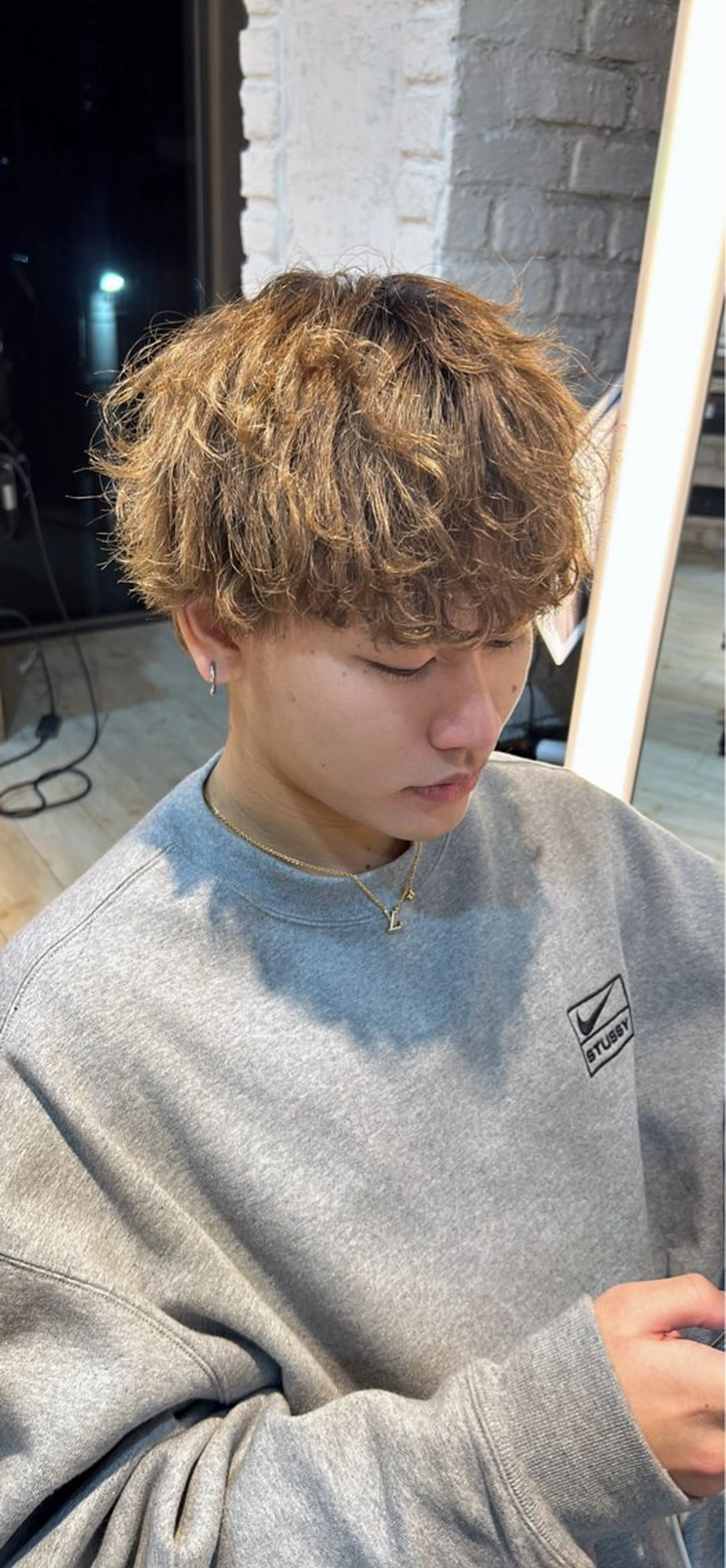 メンズ マッシュウルフ マッシュ メンズパーマ メンズウルフカット ウルフカット カット 有働由良／ハイトーン ／韓国メンズヘアのヘアスタイル