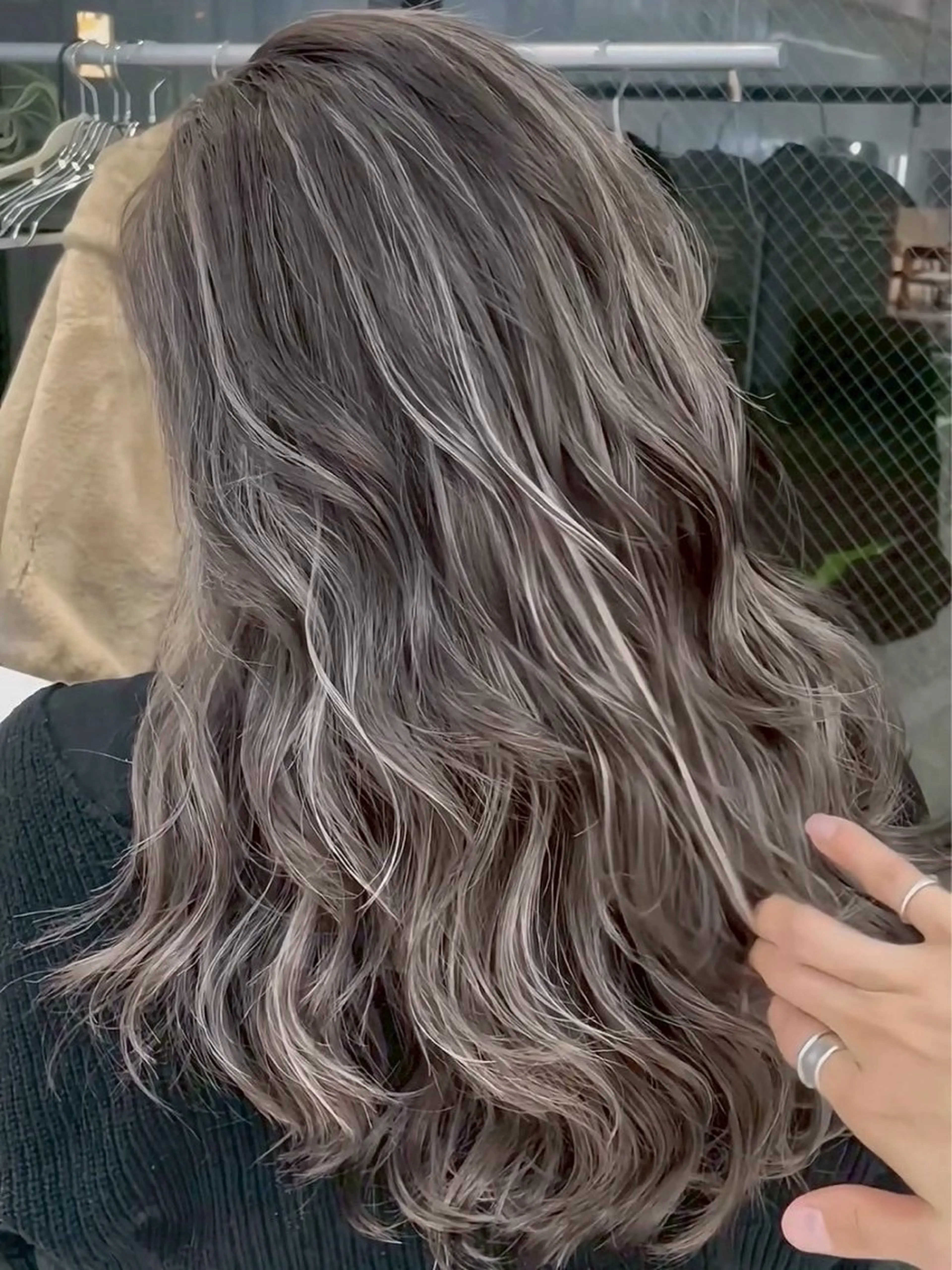 ロング ヘアカラー 大人の海外ハイライト coconoのヘアスタイル