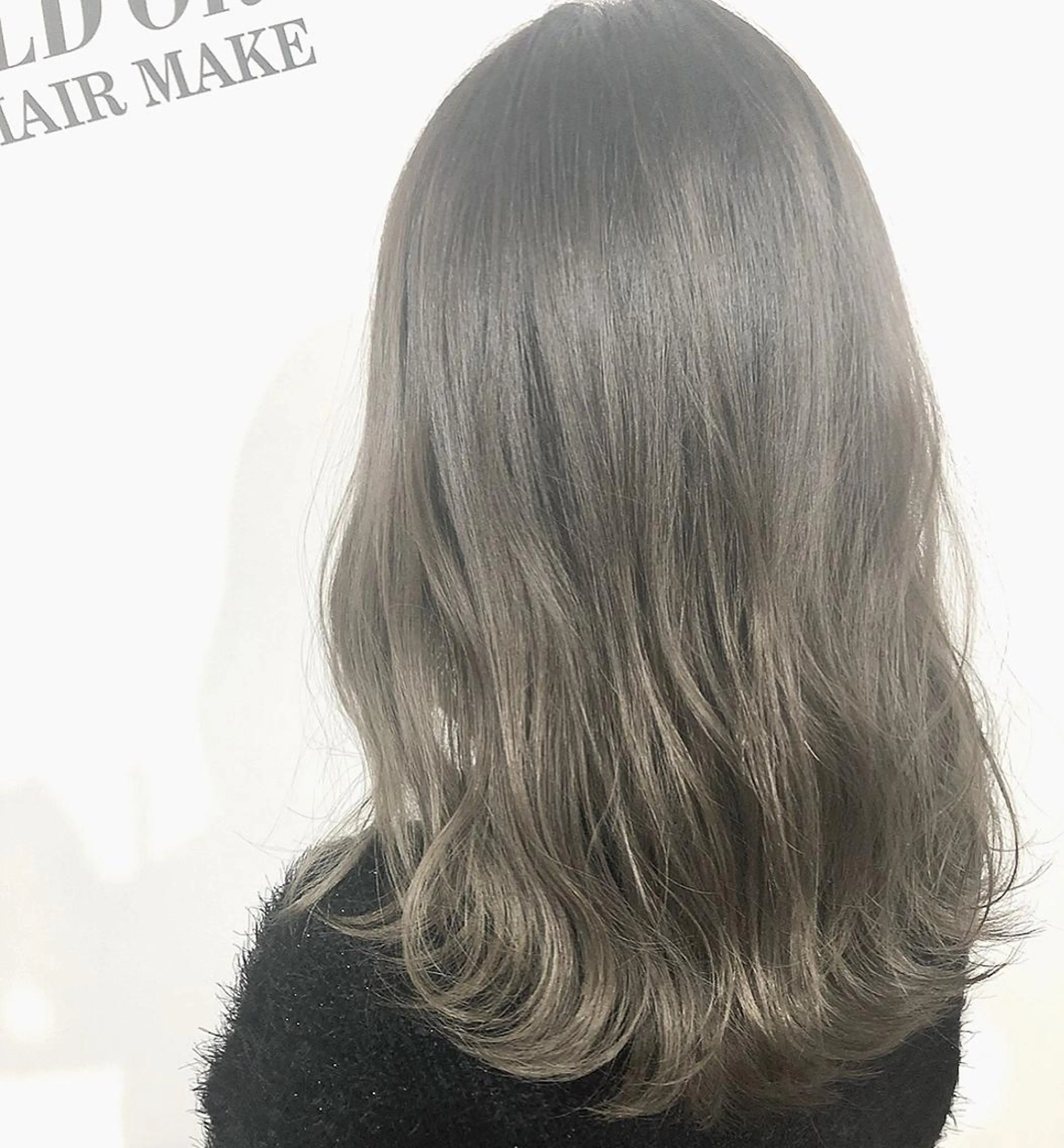 カラー グラデーションカラー グレージュ ハイライトカラー イルミナカラー シルバー 夜23時まで予約🉑 reverieあきらのヘアスタイル