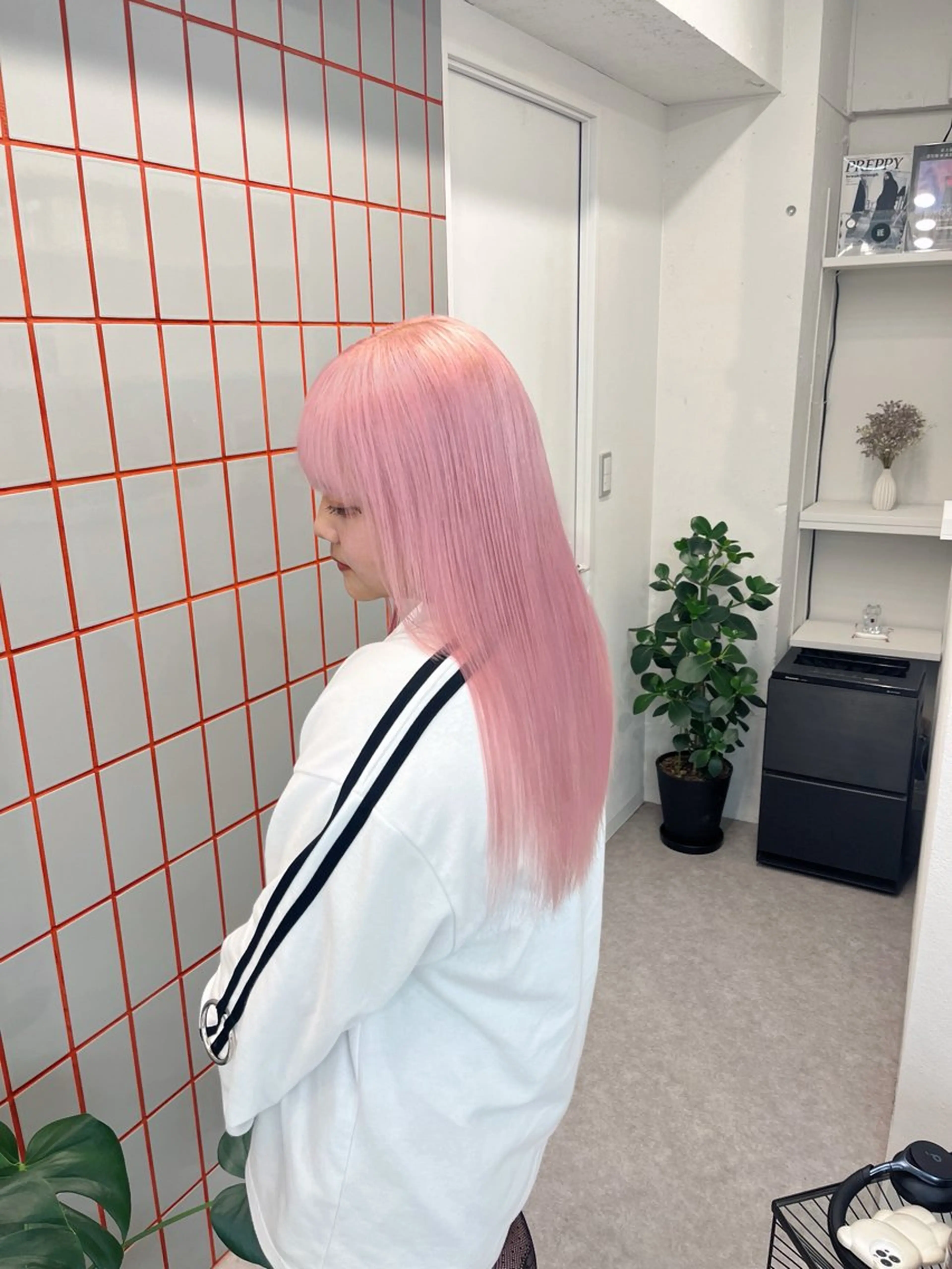 ロング カラー ハイトーンカラー ピンクカラー トリートメント 💍透明感 💖艶ミルクティーのヘアスタイル