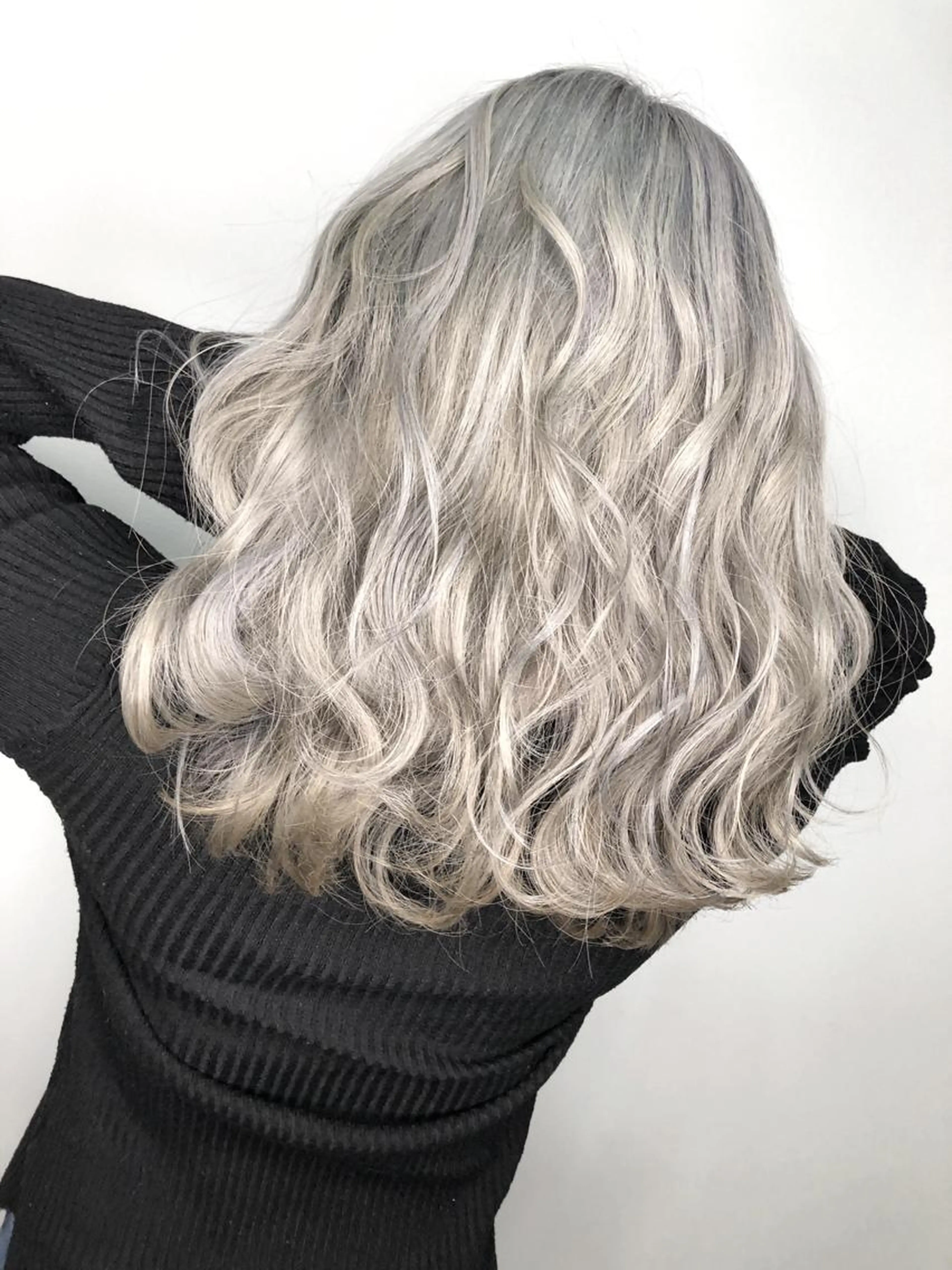 【ホワイト系にしたい方❗️】1日1名様限定🤍ブリーチ2回+ダメージ補修カラー+極潤トリートメント🤍の写真