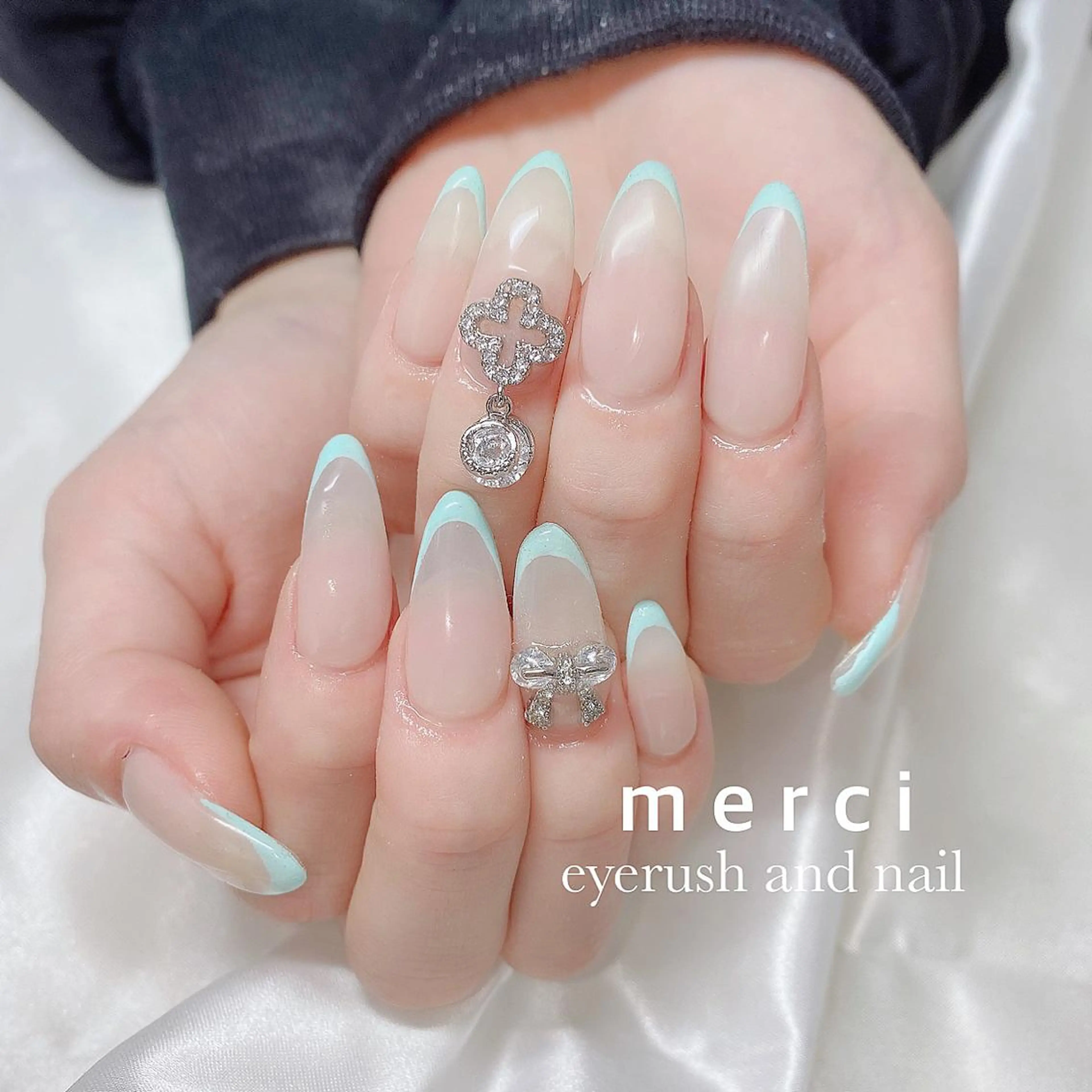 ネイル クリアネイル フラッシュネイル フレンチネイル 韓国ネイル マグネットネイル merci nailのネイルデザイン