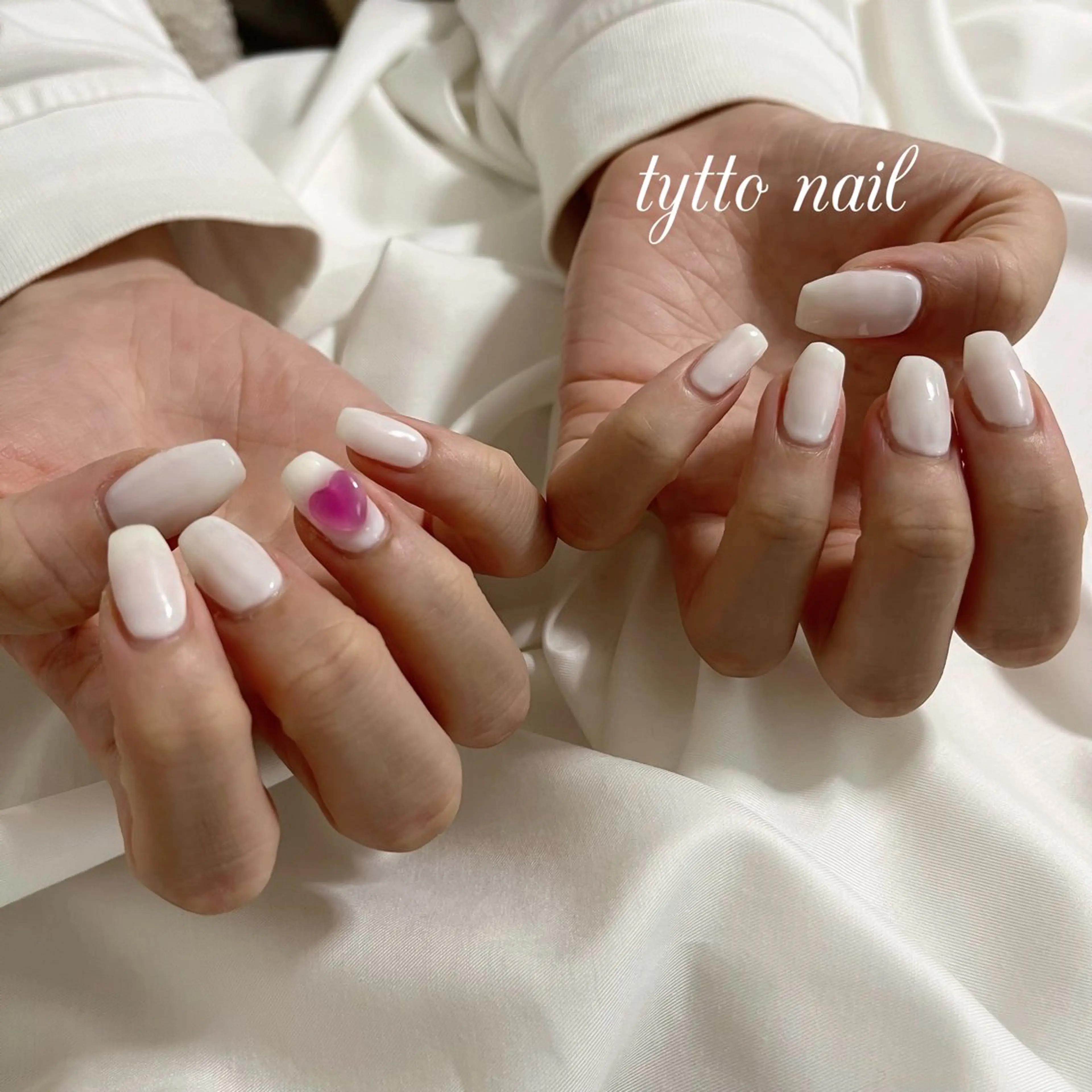 ネイル ハート オフィスネイル ワンカラーネイル シンプルネイル ホワイト ハンドネイル tytto nail ❤︎‪‪eri‪‪のネイルデザイン