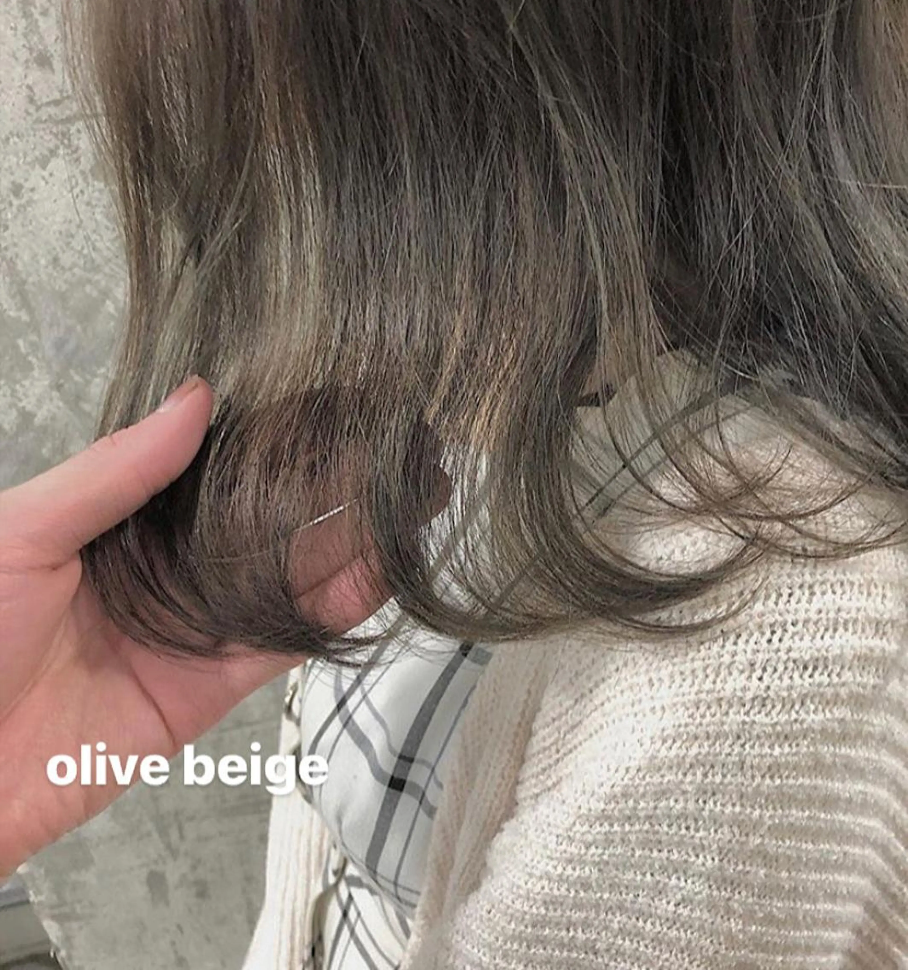 ミディアム カラー ブリーチ グレージュ ハイトーンカラー オリーブグレージュ オリーブグレー Pia hair Design Yakuin所属・松尾太樹 【pia】福岡美容室のヘアスタイル