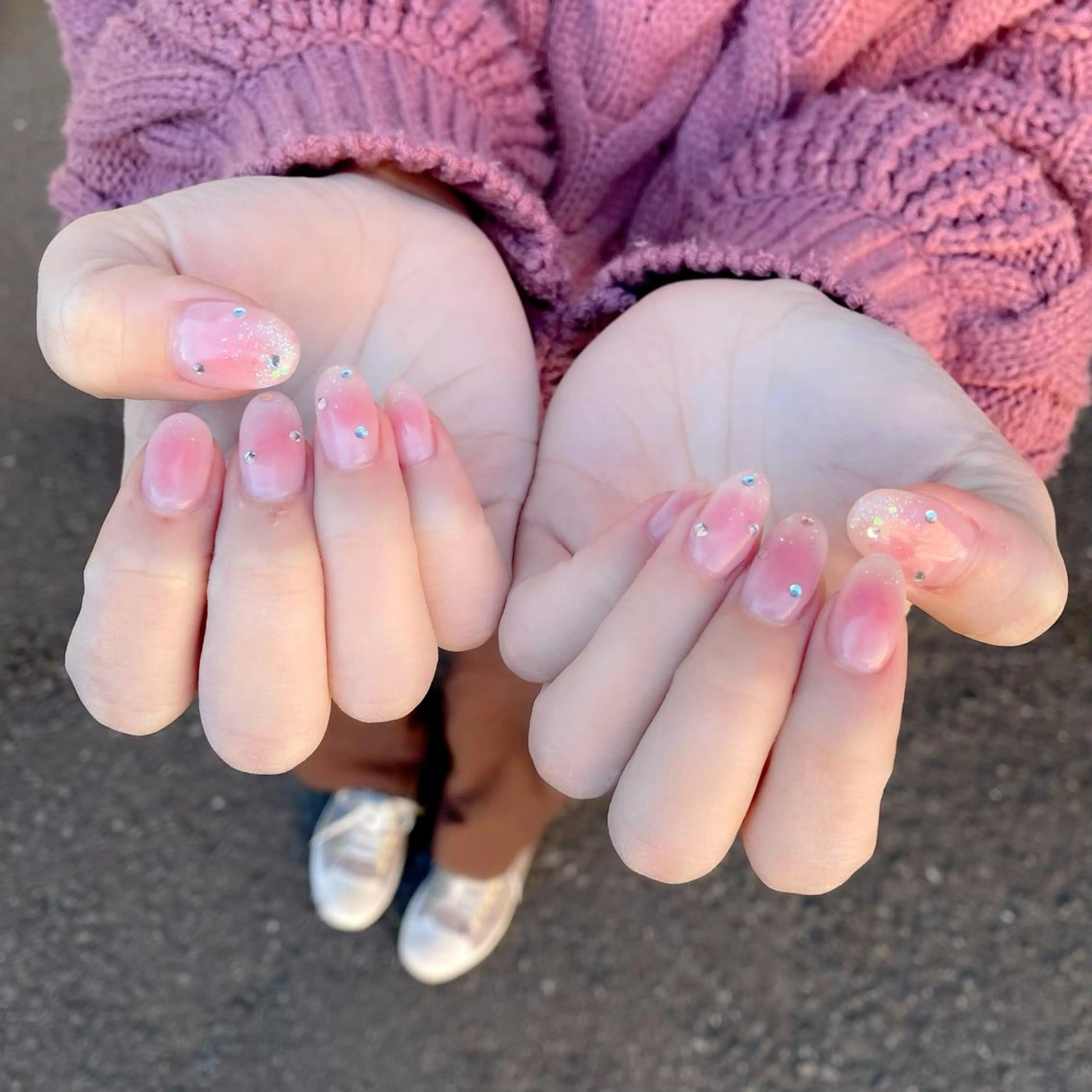 ネイル チークネイル キラキラネイル 韓国ネイル ワンホンネイル 冬ネイル ハンドネイル Salon Kのネイルデザイン