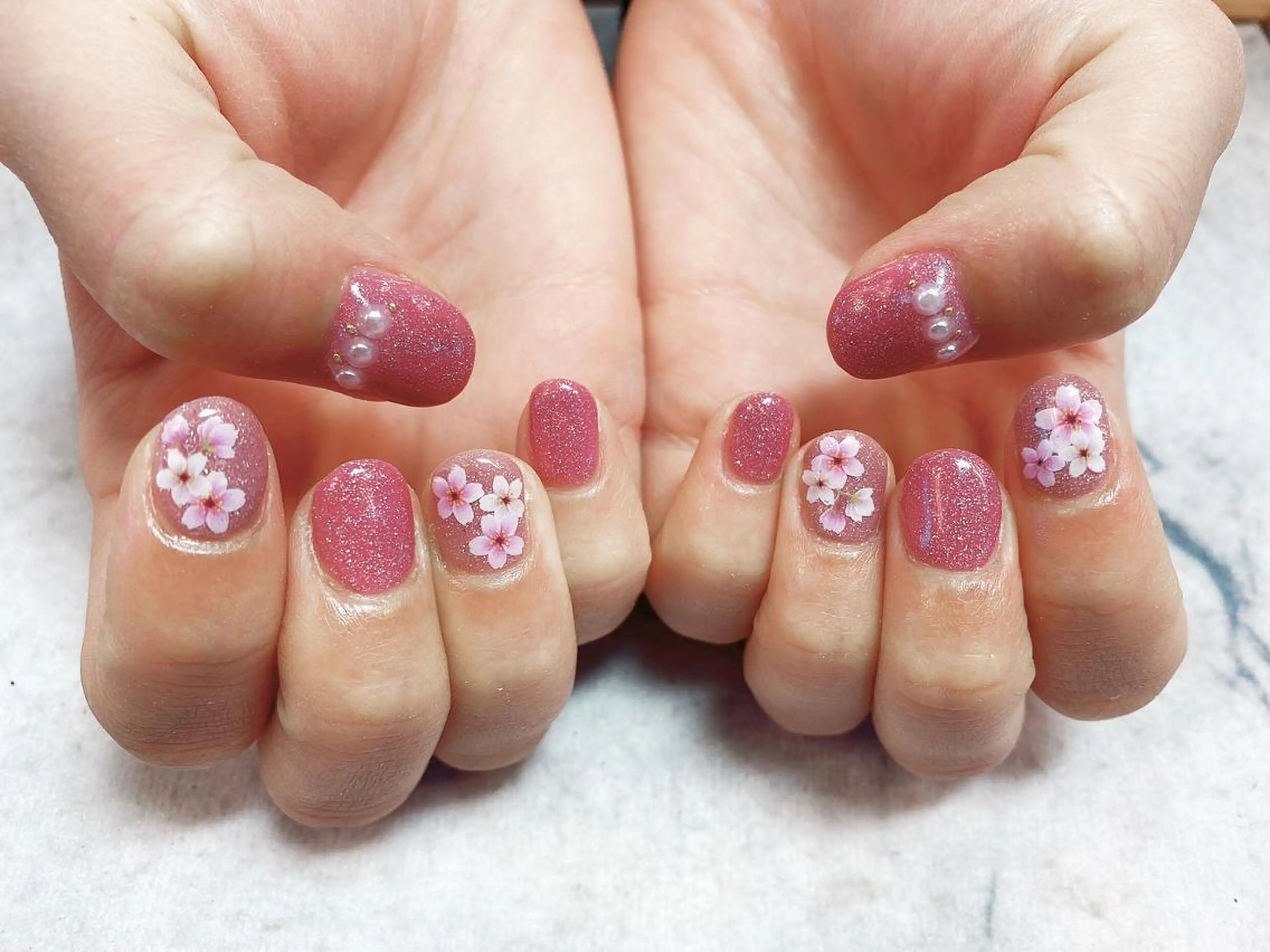 ネイル ネイルリボン 受付スタッフのネイルデザイン