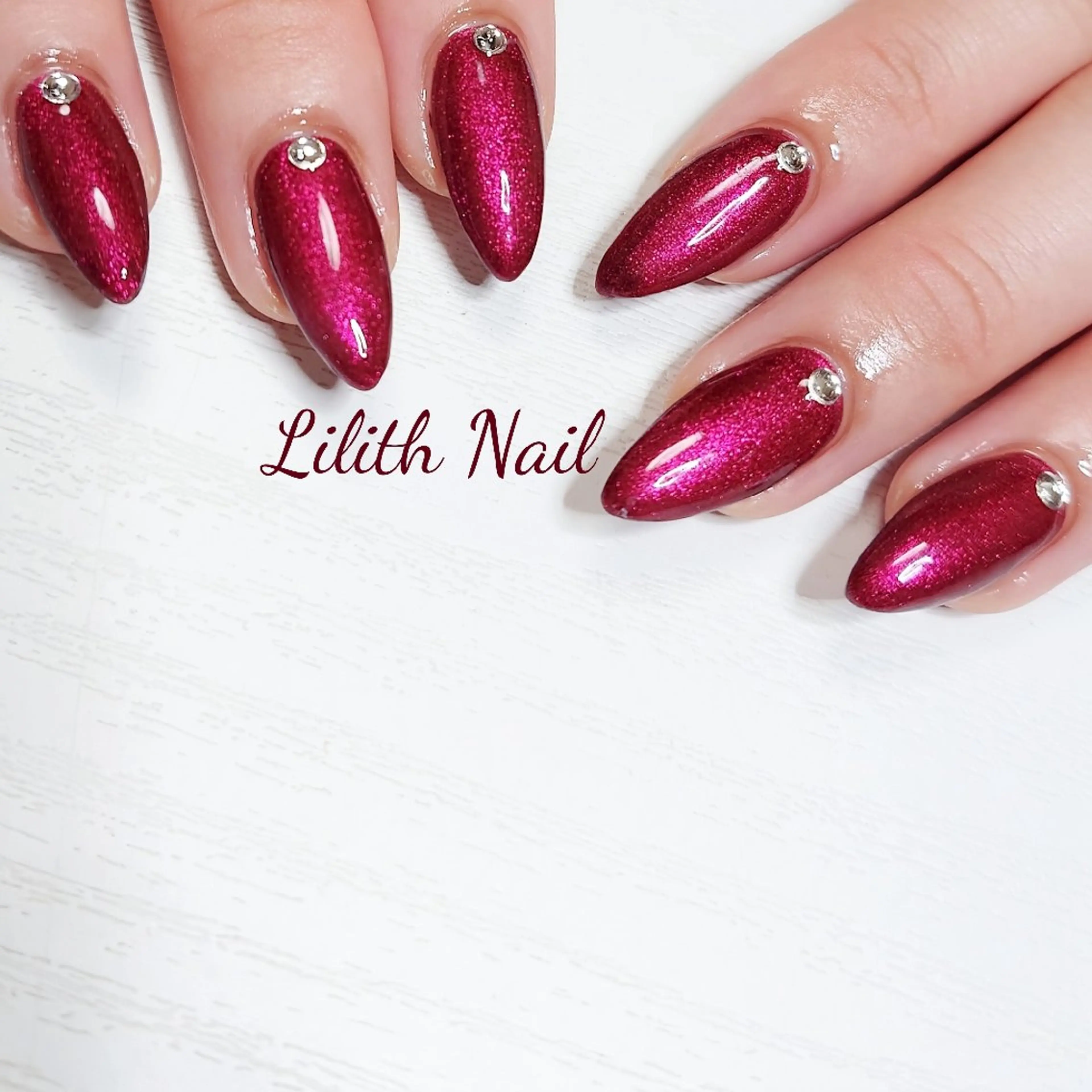 ネイル ストーンネイル ハンドネイル Lilith Nailのネイルデザイン