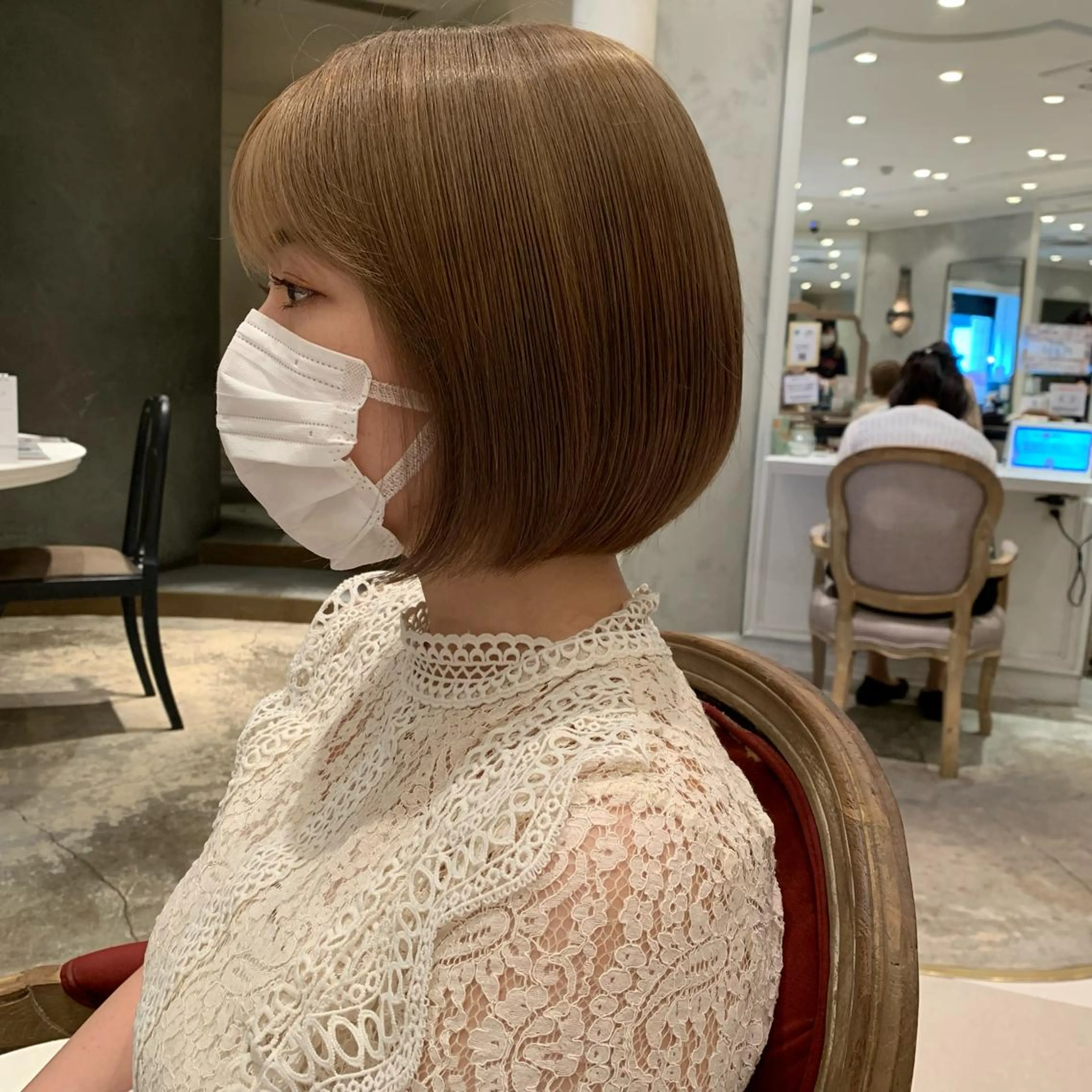 ショート カラー ヘアカラー SAKINO． ベージュカラーのヘアスタイル