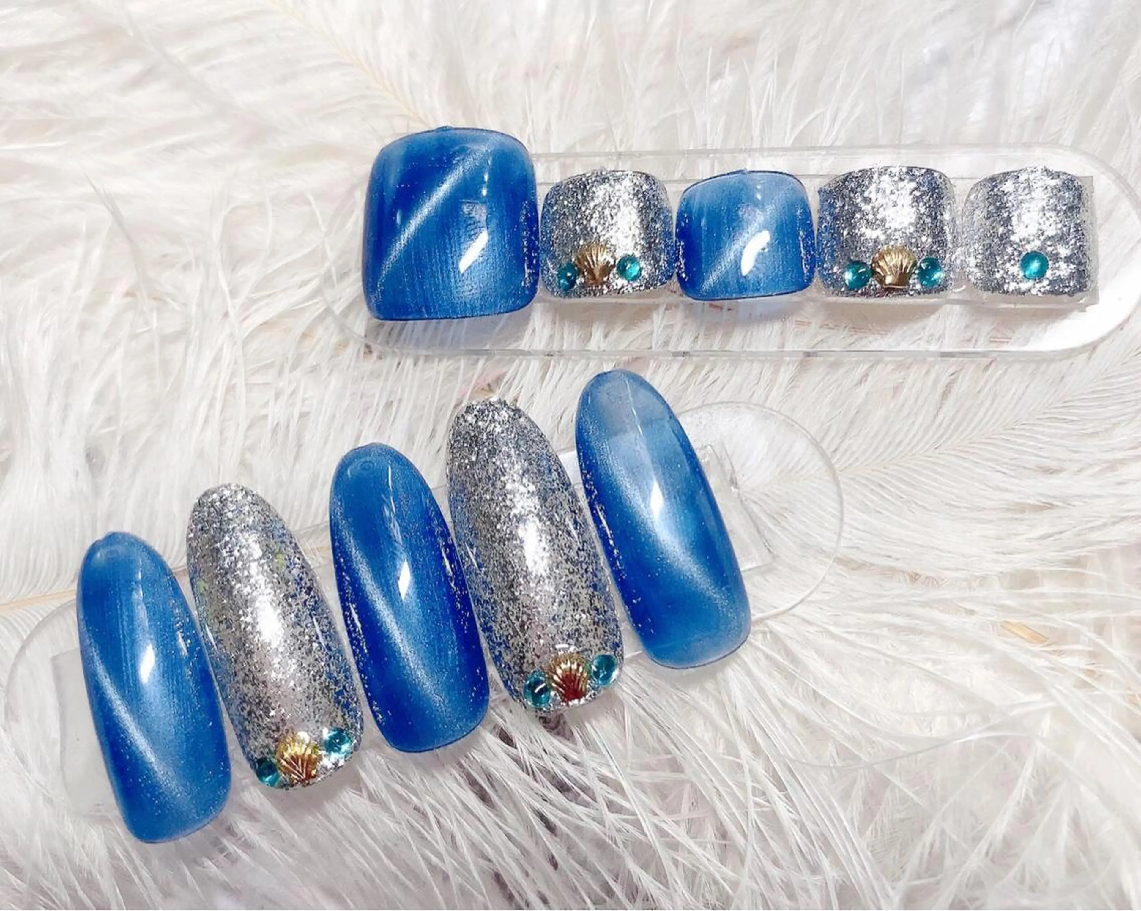 ネイル ハンドネイル フットネイル マジック ミラーのネイルデザイン