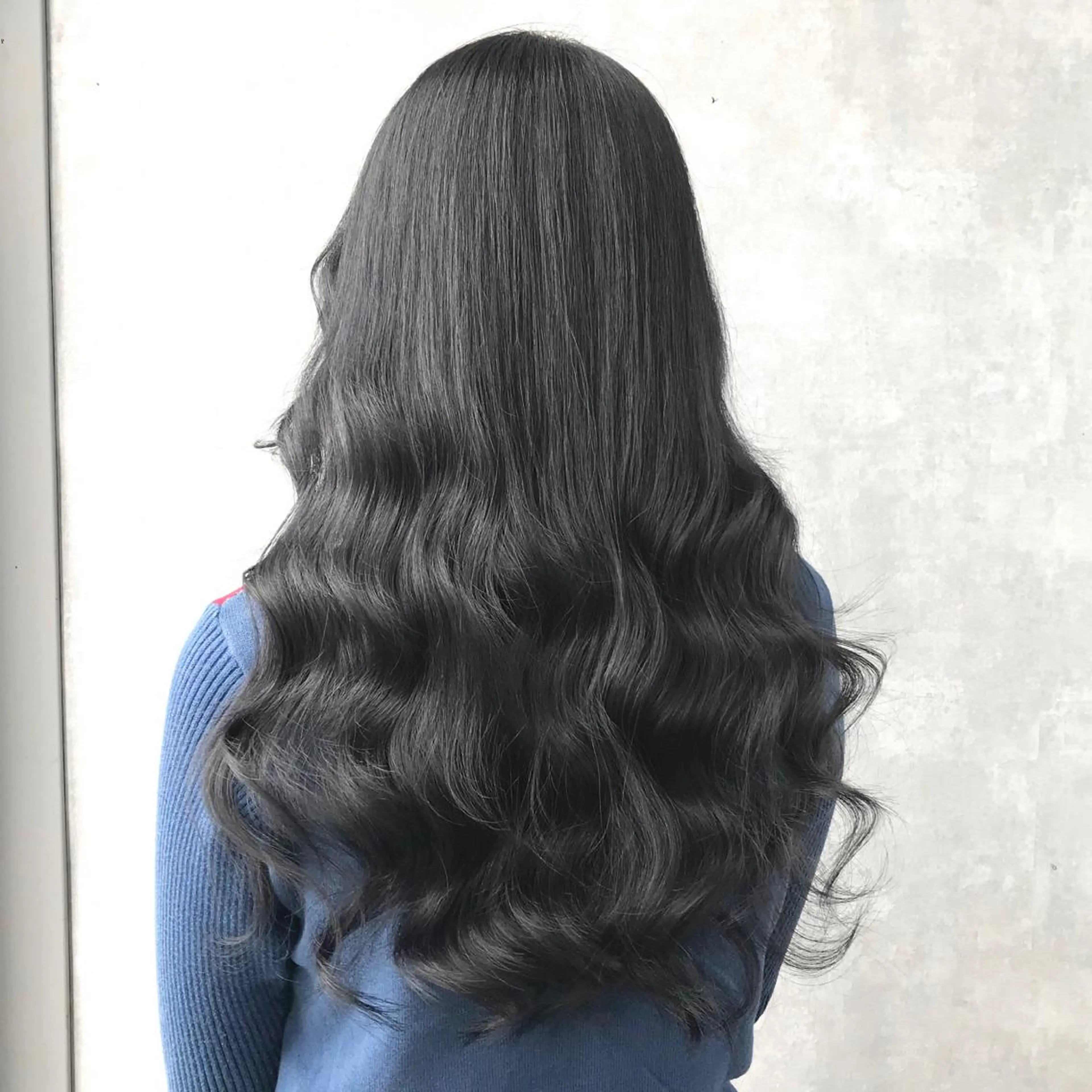 ロング カラー 黒髪 ブリーチ ブルーカラー ブルーブラック ブリーチなしカラー K-POP好き美容師 🇰🇷Kai.Yのヘアスタイル