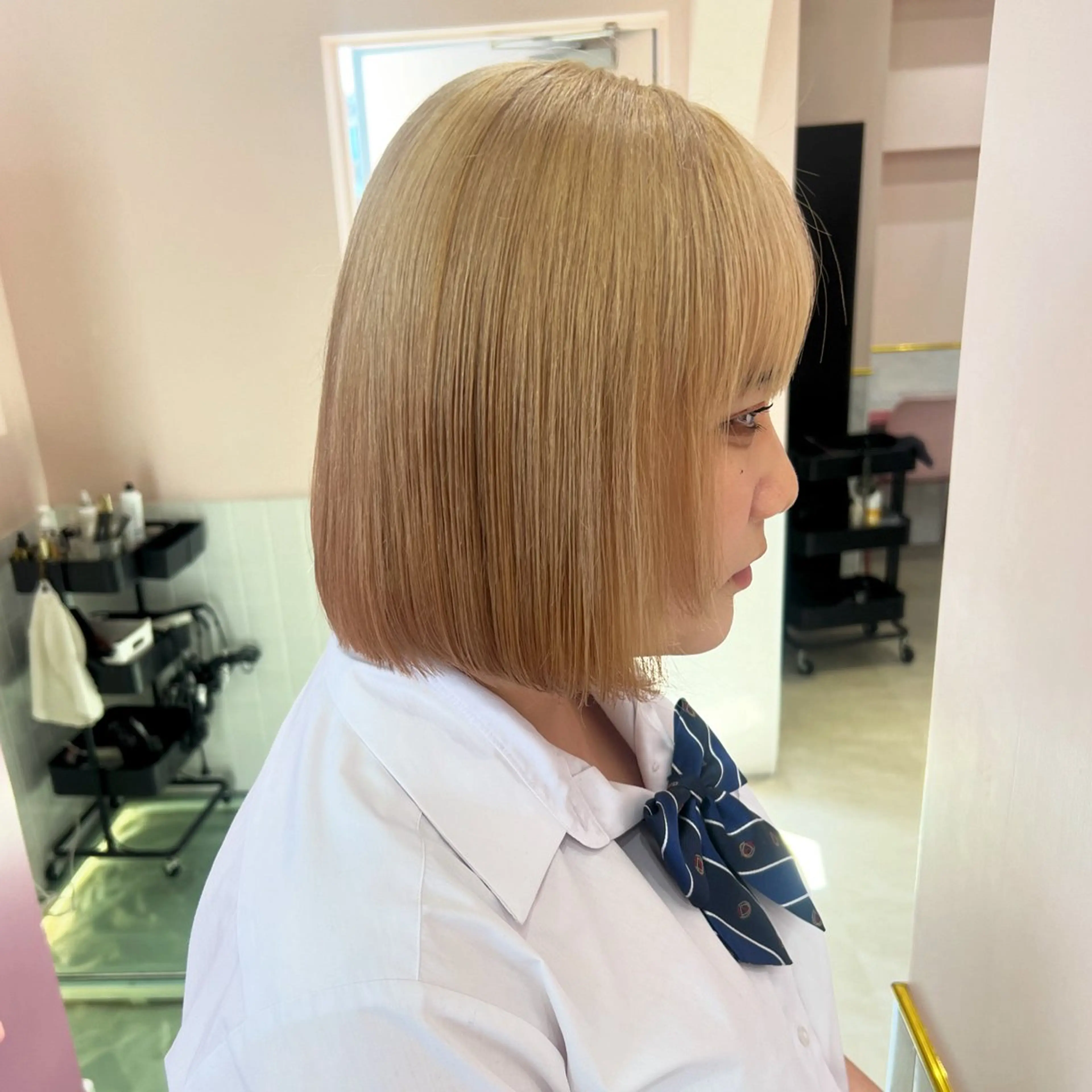 ショート カラー ベージュカラー ミルクティーベージュ カット ヘアカラー 🎀ガーリー/レイヤ ー🎀Mahoのヘアスタイル