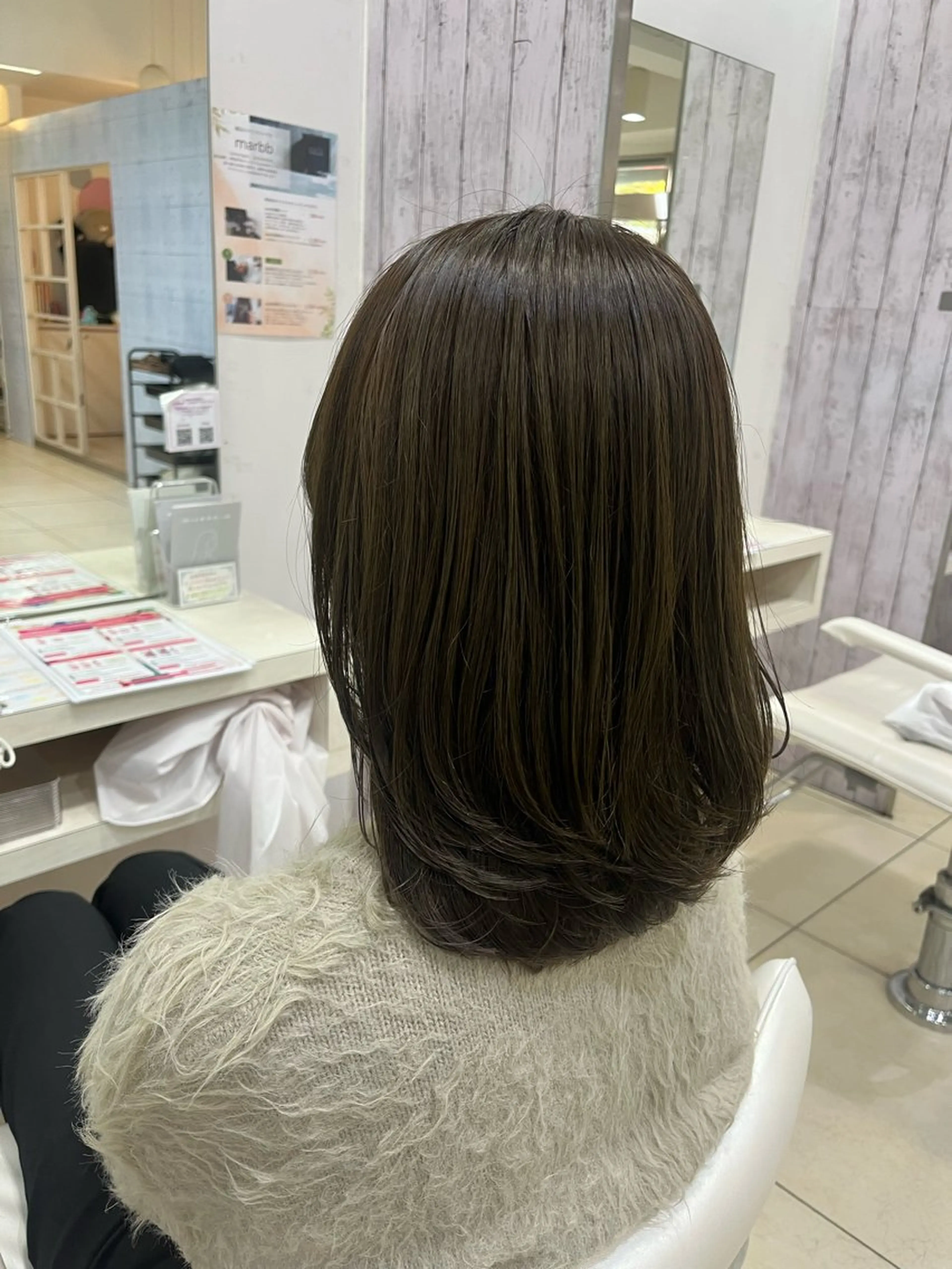 セミロング ヘアカラー トリートメント 【髪質改善カラー】 あむ·. ⟡ 🖤のヘアスタイル