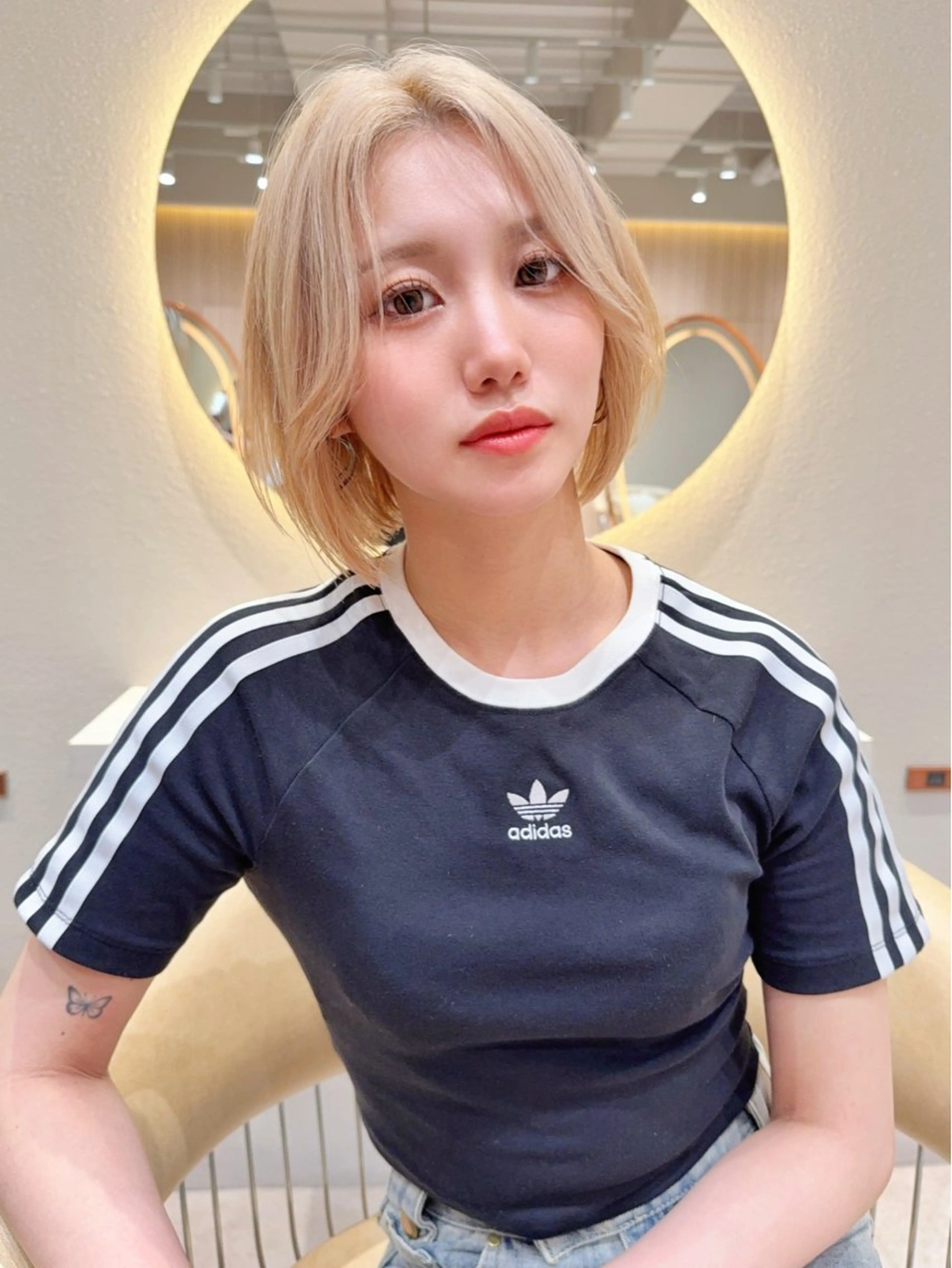 ショート カラー カット ヘアカラー トリートメント レイヤー❣️縮毛矯 川村利幸のヘアスタイル