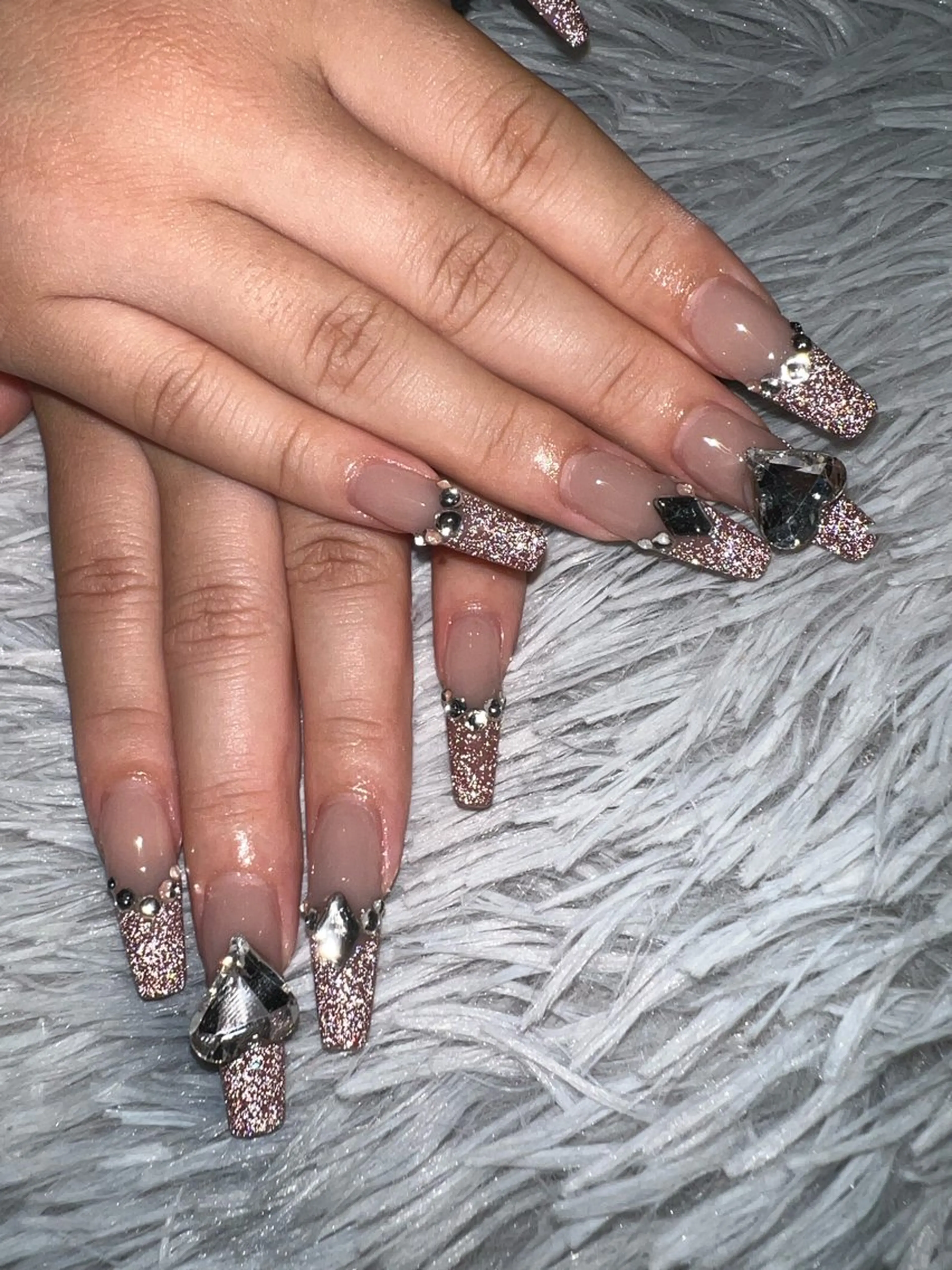 ネイル フラッシュネイル フレンチネイル スカルプネイル ハンドネイル シェヌネイル JURAのネイルデザイン