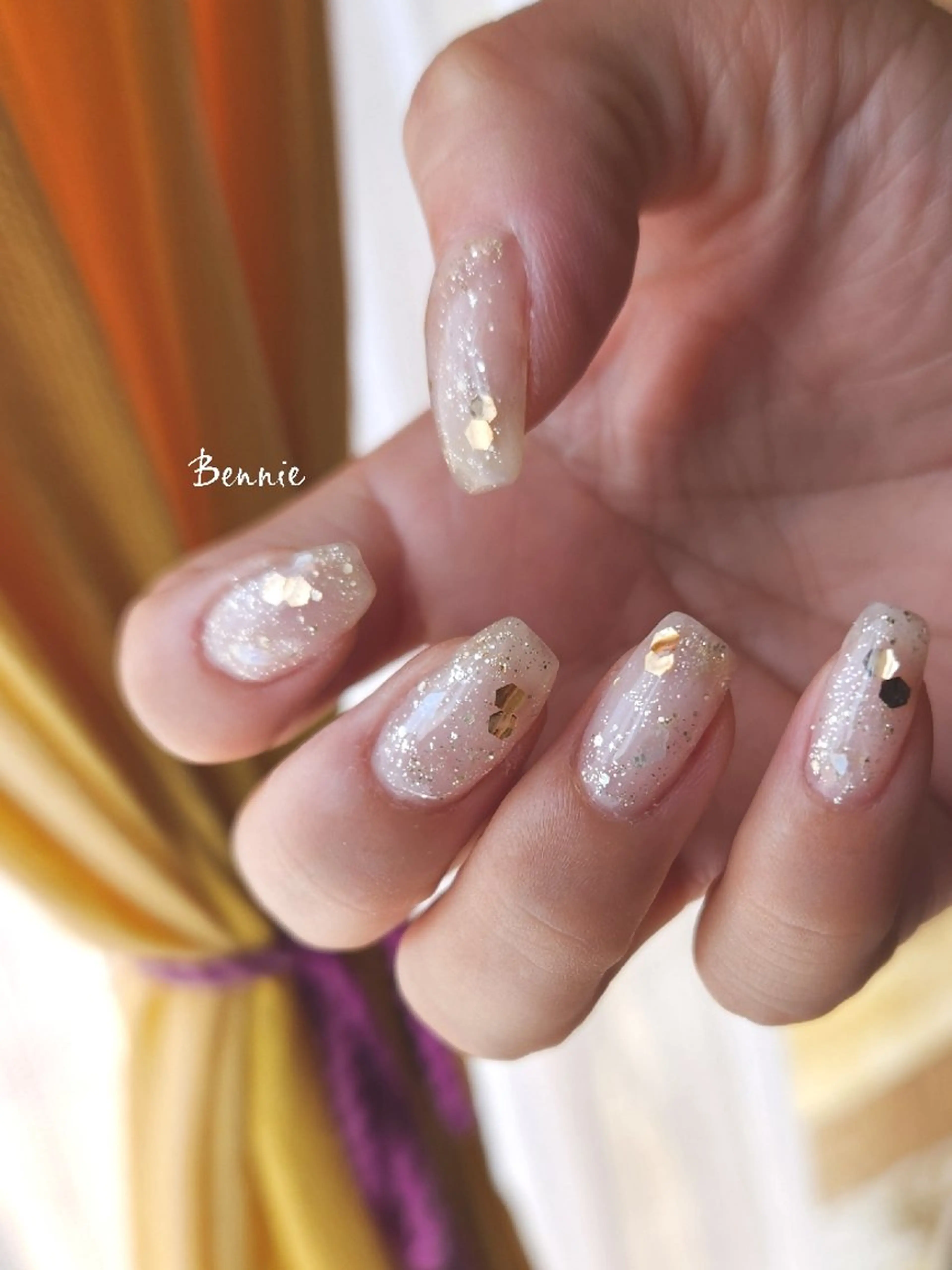 ネイル フラッシュネイル ジェルネイル ホログラムネイル キラキラネイル ホワイト ハンドネイル   BENNIEのネイルデザイン