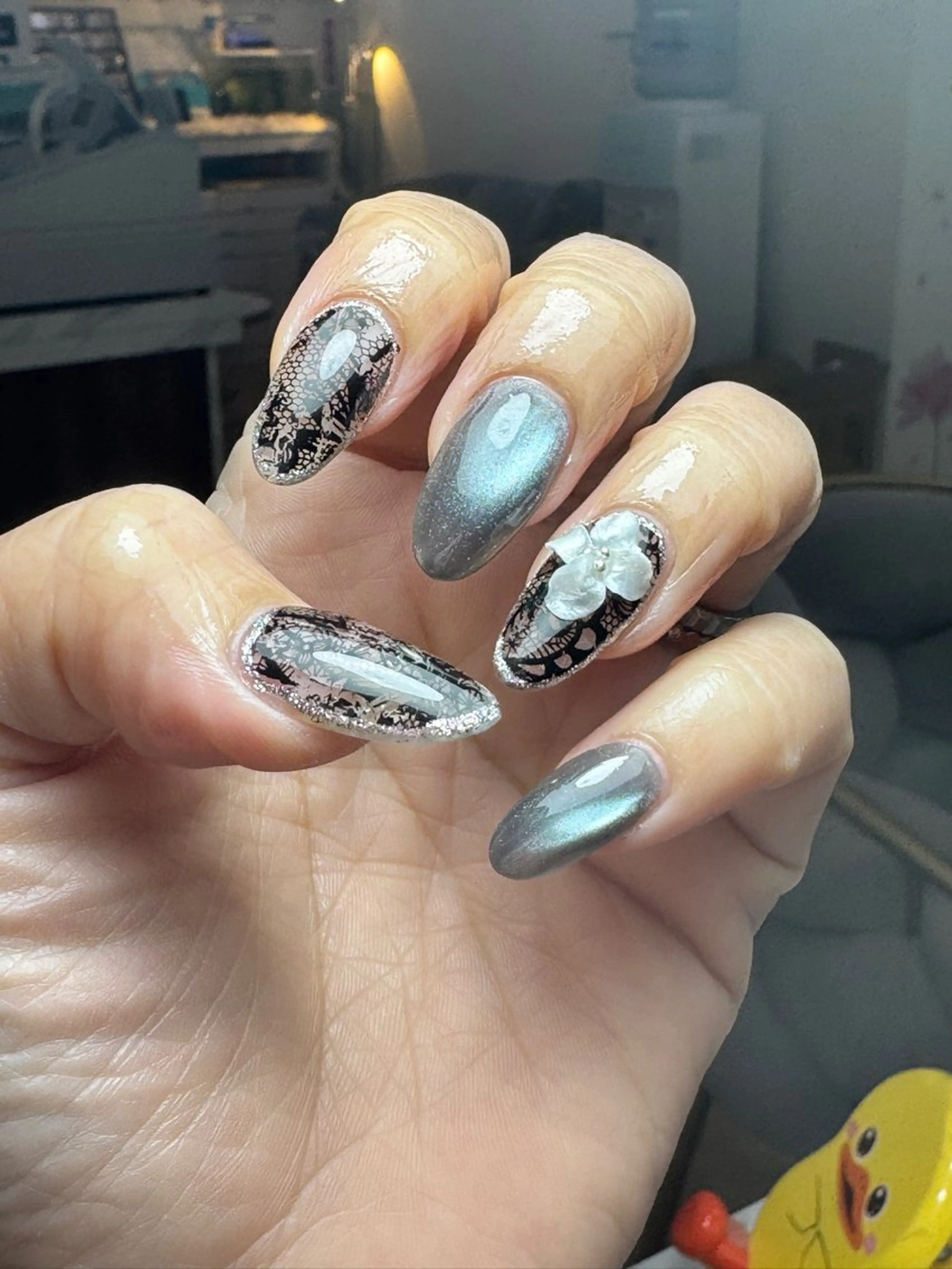 ネイル ハンドネイル AngelChris ビューティーサロンのネイルデザイン