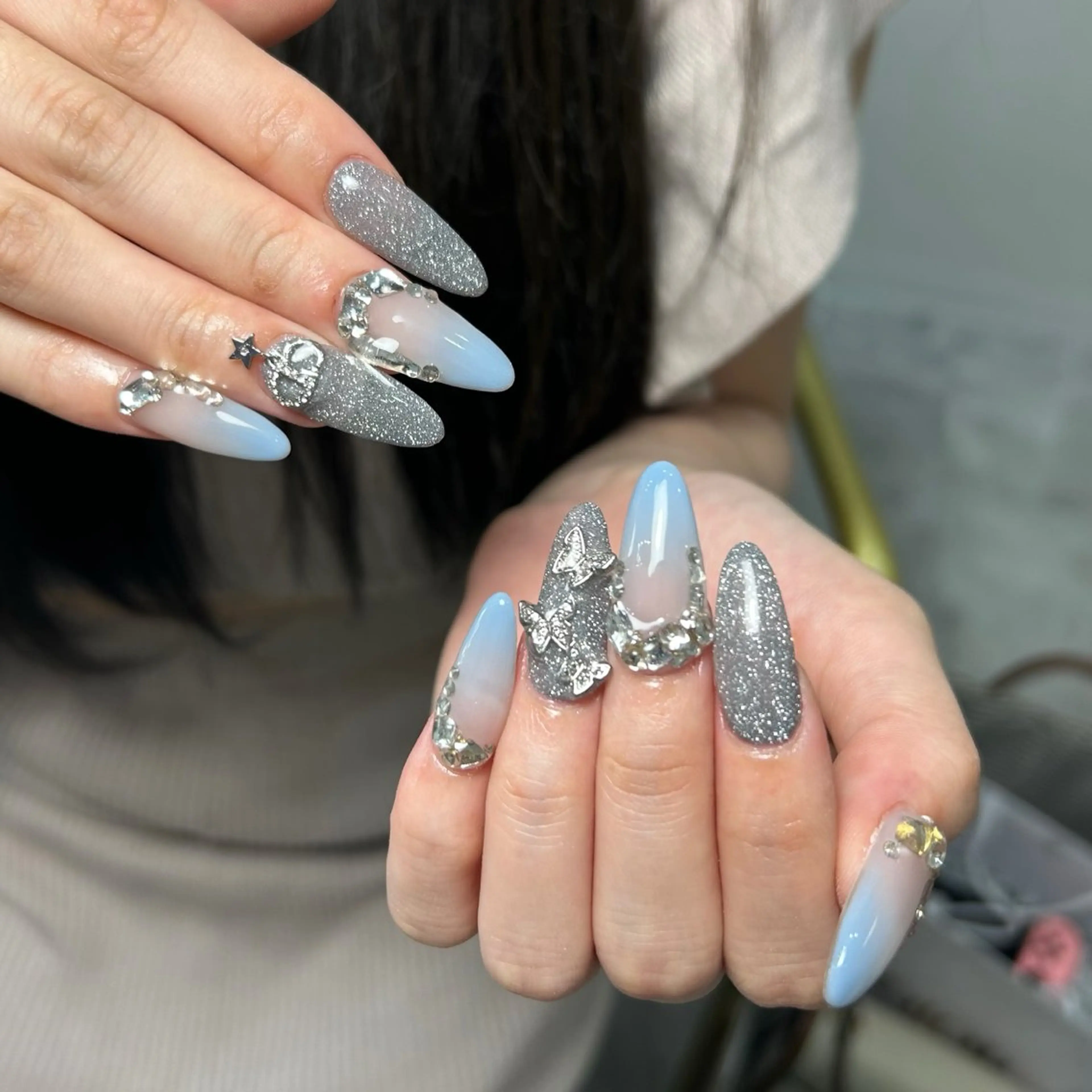 ネイル 長さ出し フラッシュネイル キラキラネイル 持ち込み スカルプネイル ハンドネイル ハンドケア 🫧M. nailsのネイルデザイン