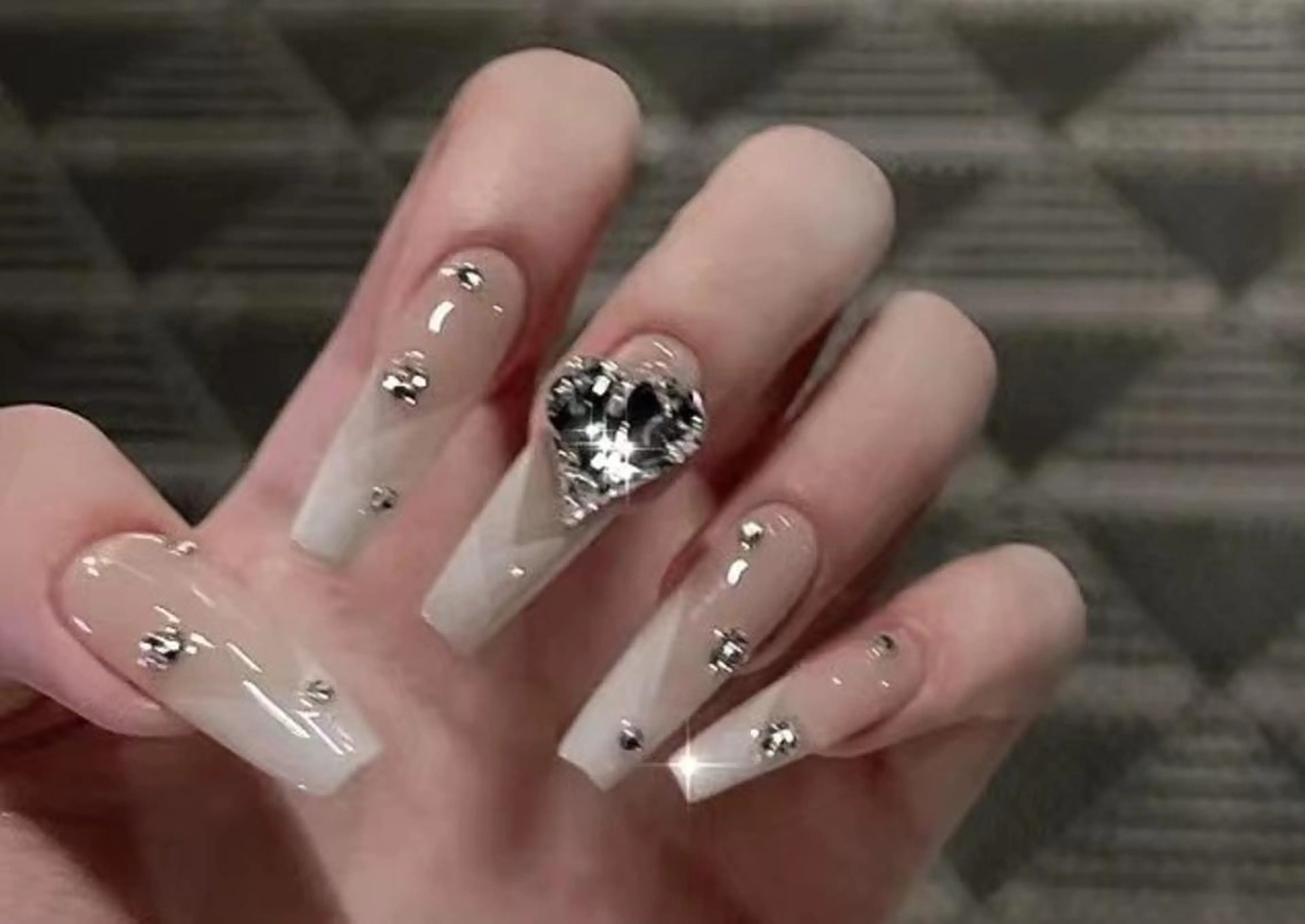 ネイル Theone栄店 伊藤のネイルデザイン