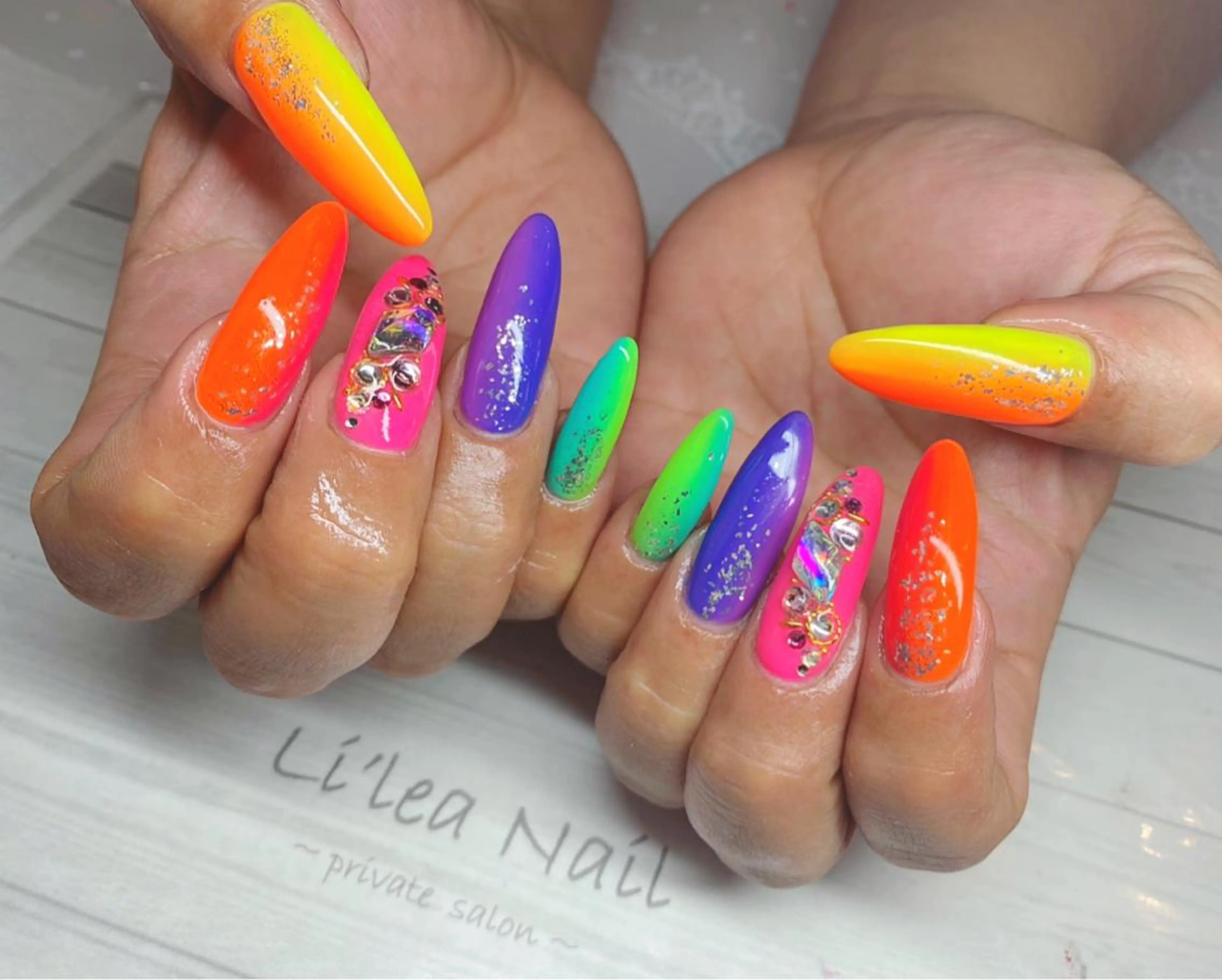 ネイル Li'leaNail AINAのネイルデザイン