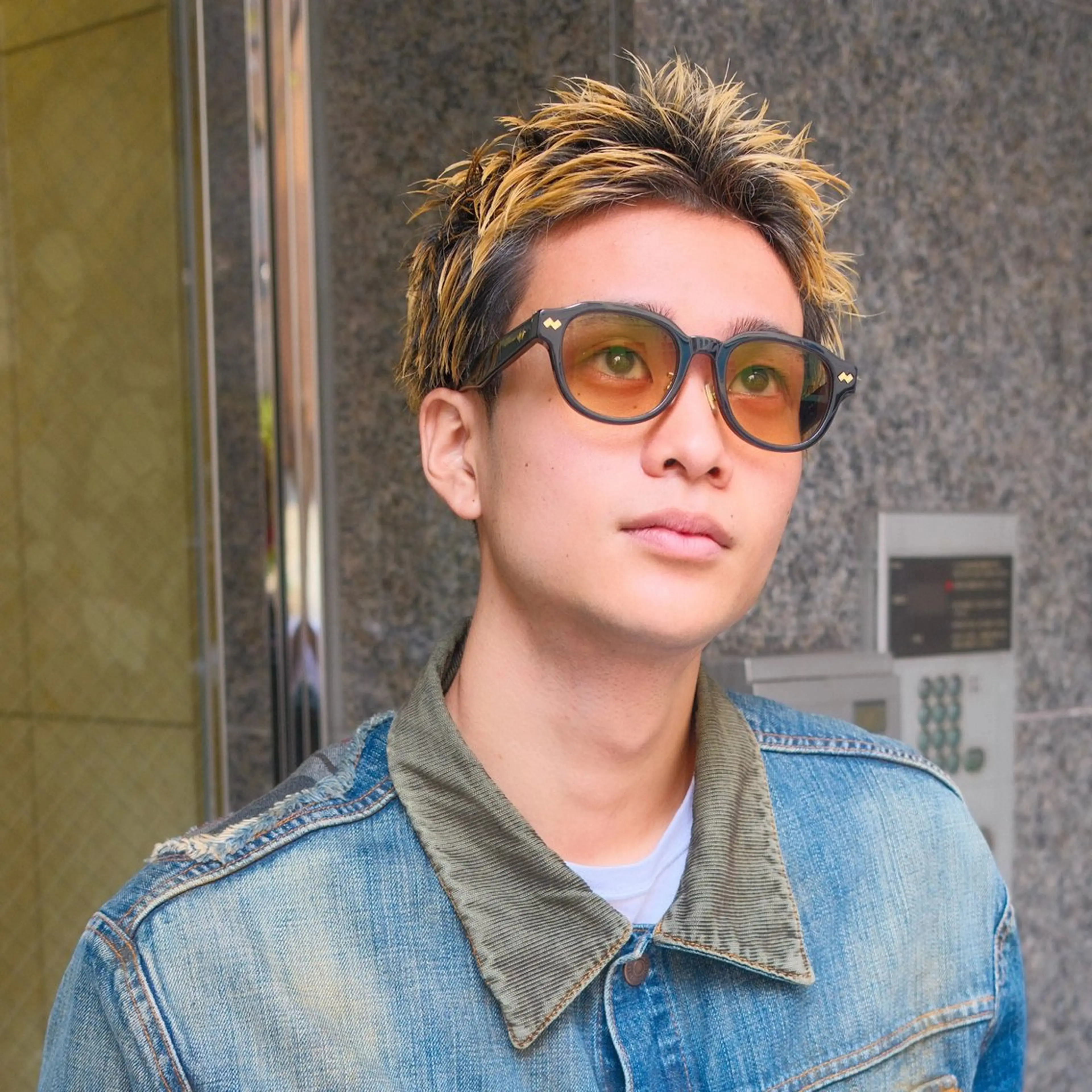 メンズ メンズハイトーン スパイキーショート カット ヨシカワ タツキのヘアスタイル