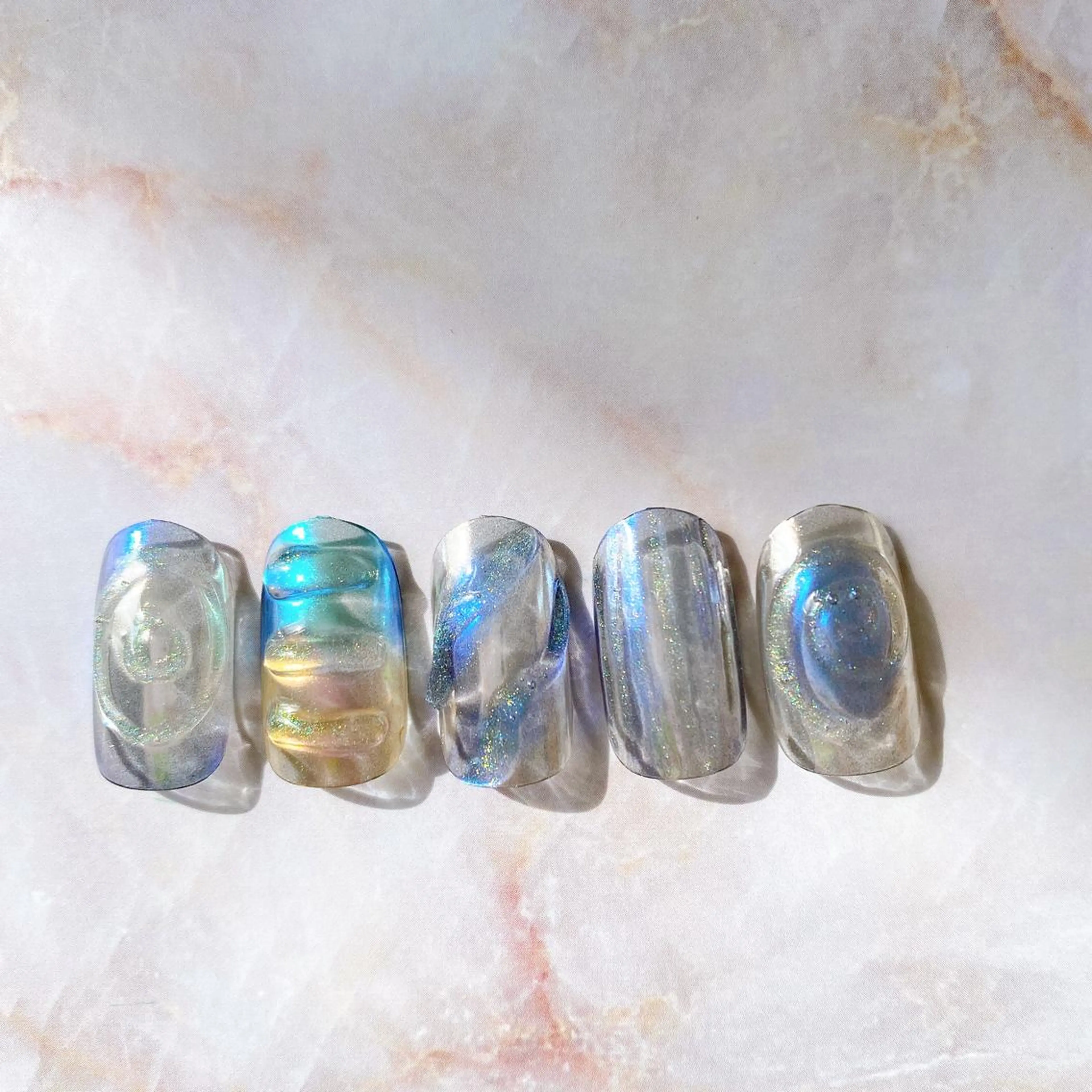 ネイル ミラーネイル ニュアンスネイル ピスタチオネイル シンプルネイル 春ネイル nailist SAYAのネイルデザイン