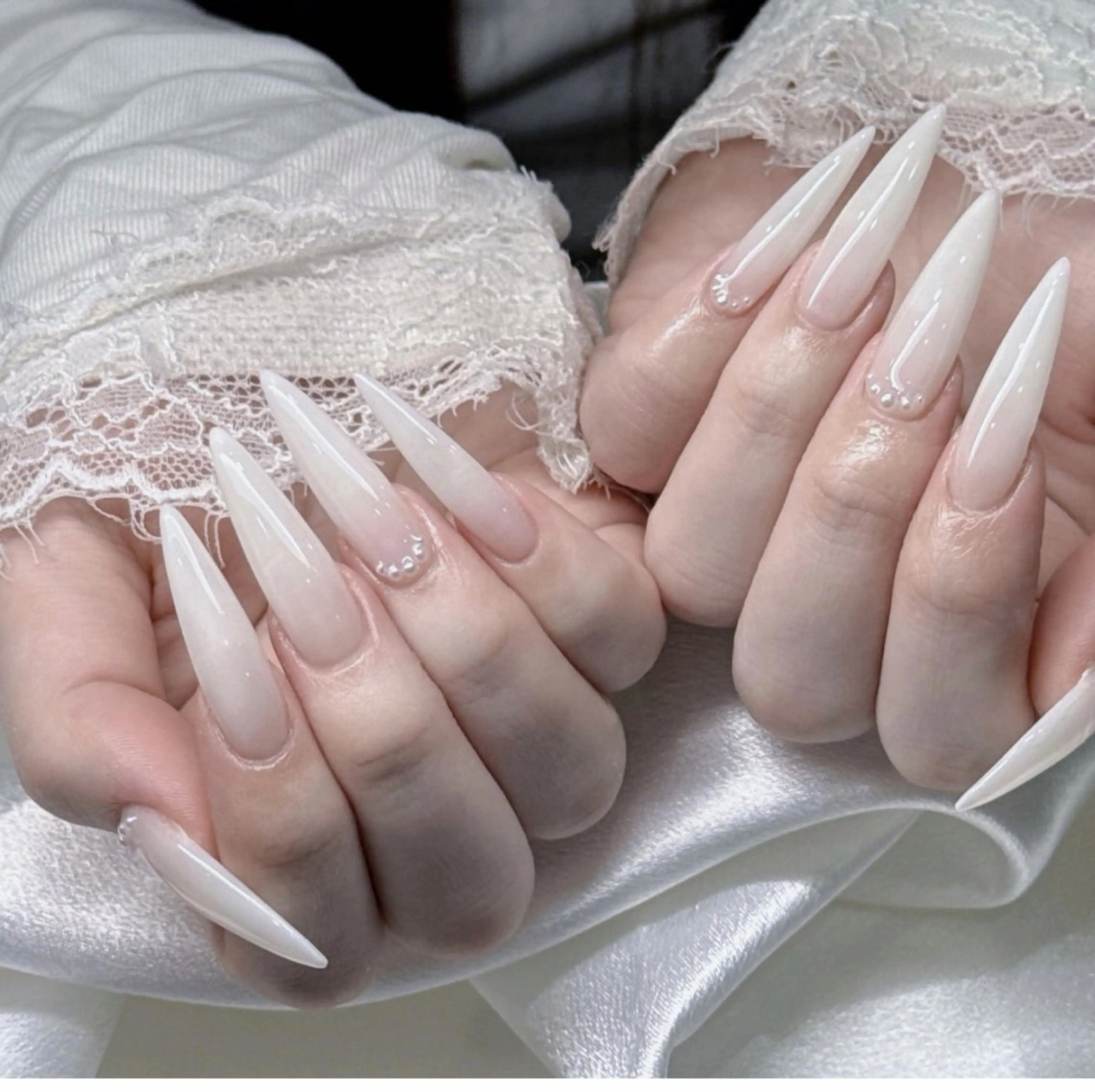 ネイル オーロラネイル ブルー チークネイル フットネイル フレンチネイル ハンドネイル REI NAのネイルデザイン