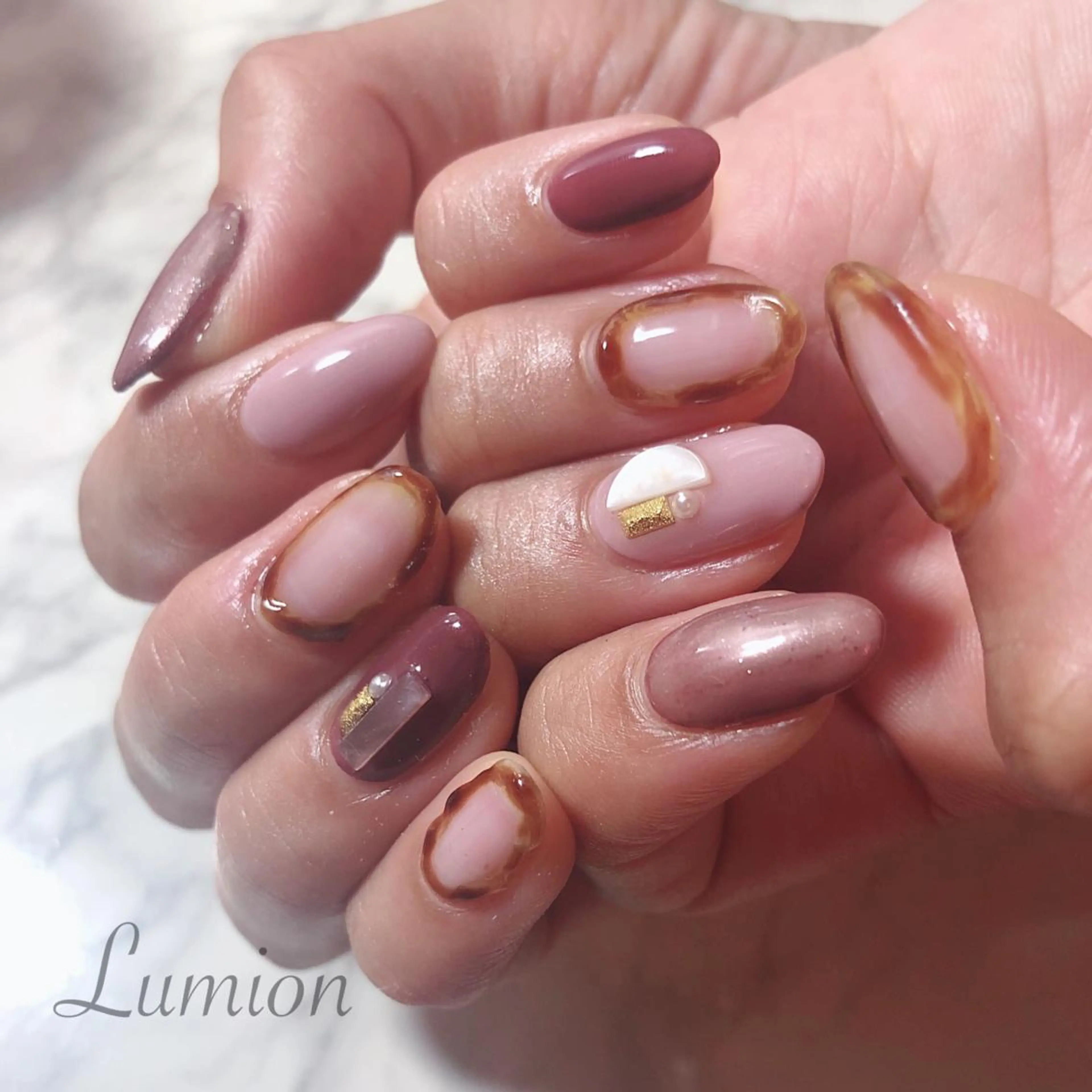 ネイル べっ甲ネイル ハンドネイル nailroom Lumionのネイルデザイン