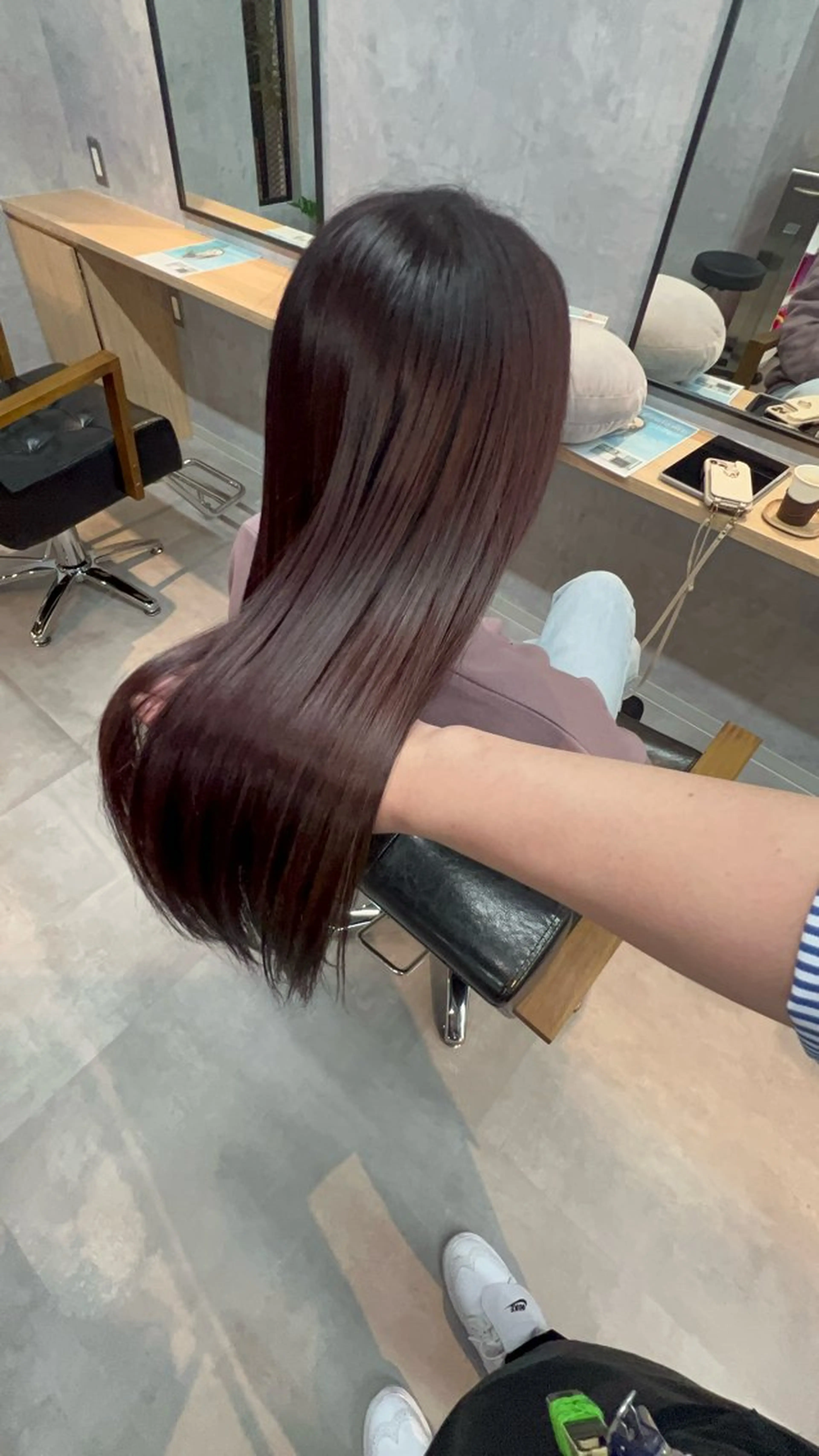 ロング motoトップカラー リスト/ブリーチカラのヘアスタイル