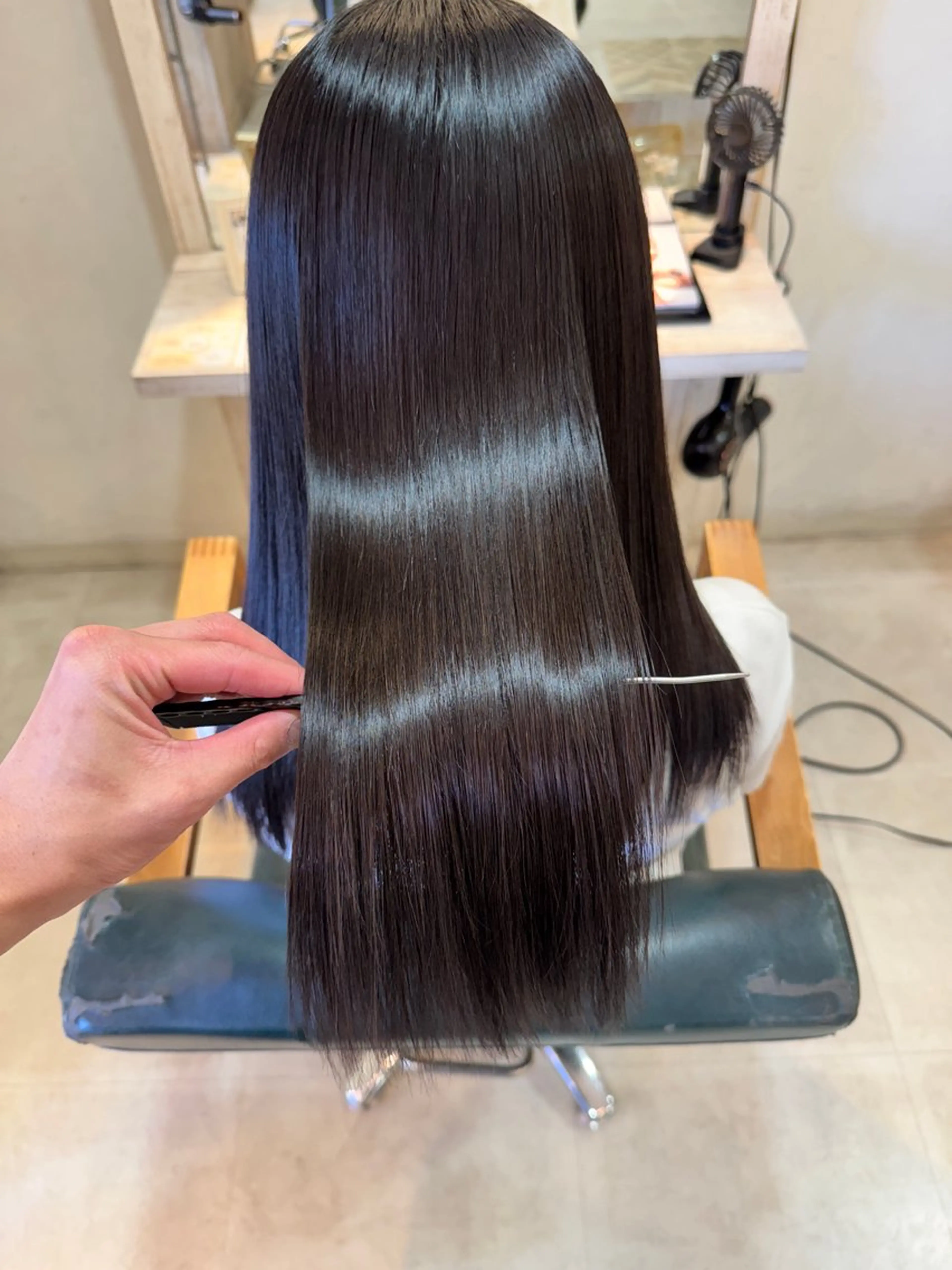 ロング ☘️髪質改善縮毛 ☘️大人ショートのヘアスタイル