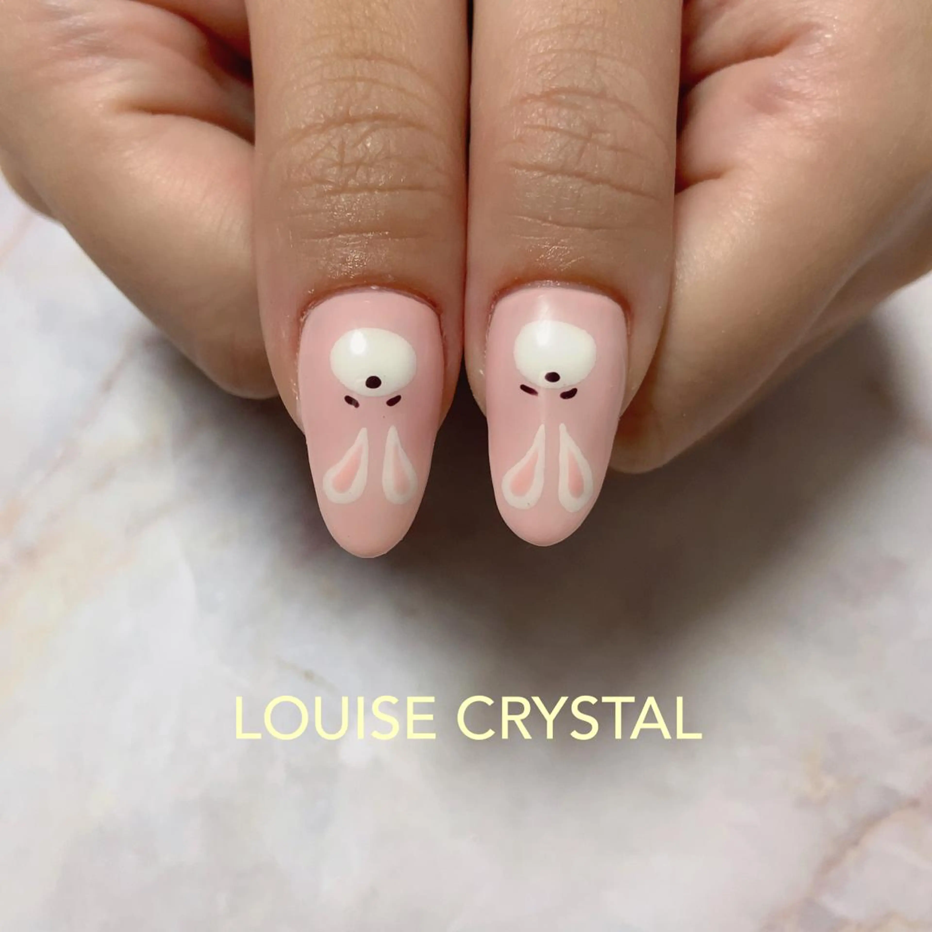 ネイル ハンドネイル LOUISE CRYSTALのネイルデザイン