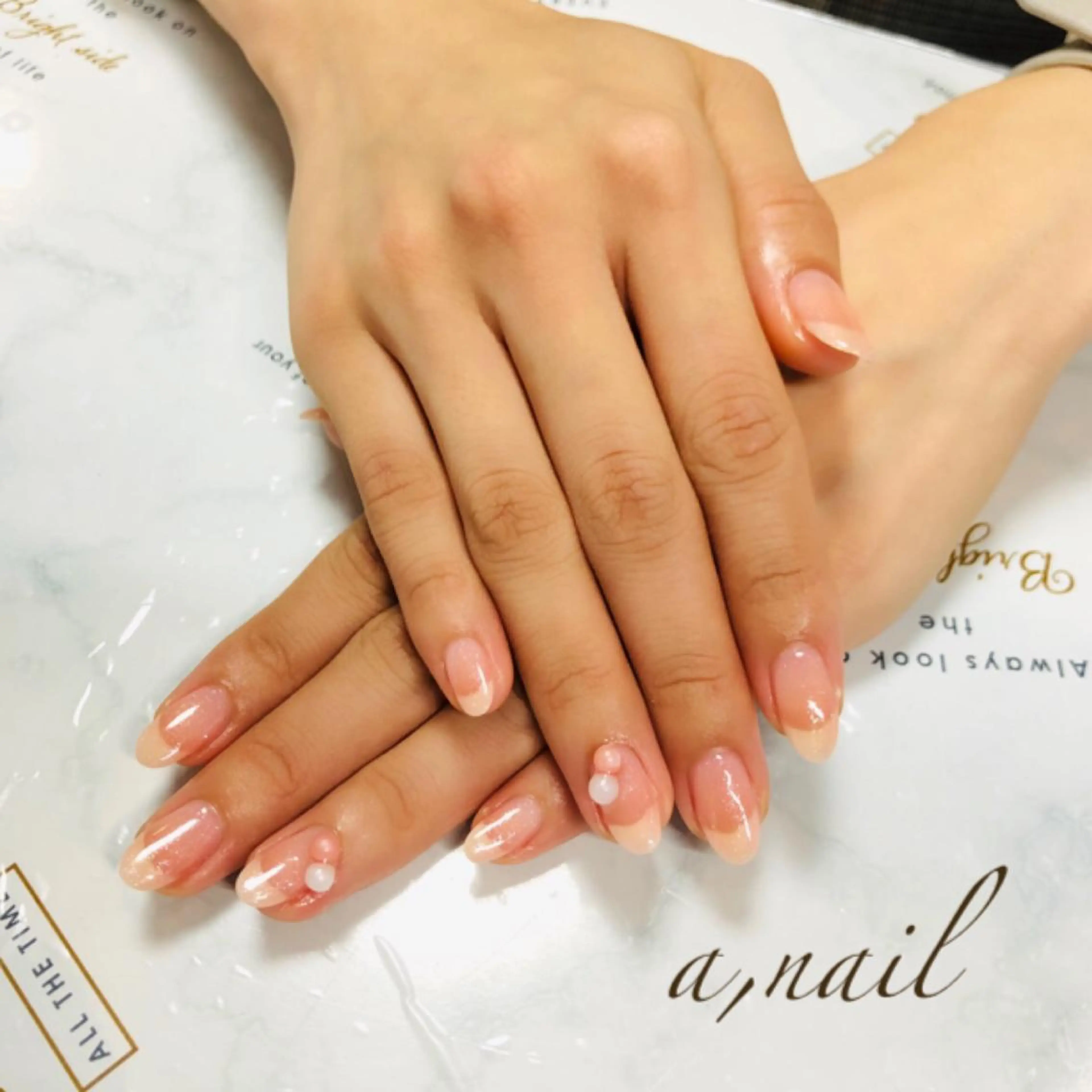 ネイル フットネイル ジェルネイル グラデーション ラメ(グリッター) ラメグラデーション ハンドネイル ネイルサロン エーネイルのネイルデザイン