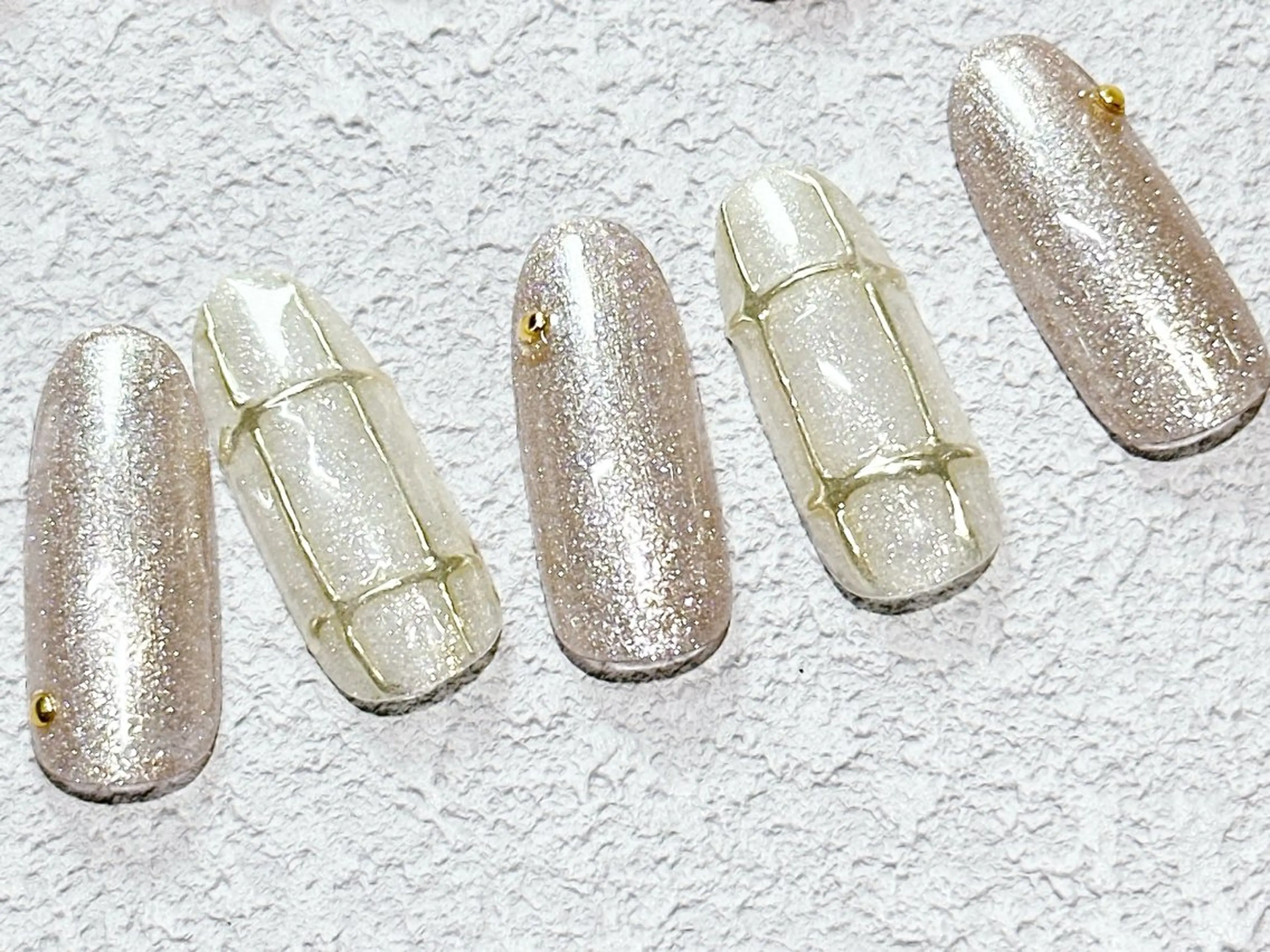 ネイル オーロラネイル ジェルネイル ニュアンスネイル オフィスネイル シンプルネイル ネイルサロン パールのネイルデザイン