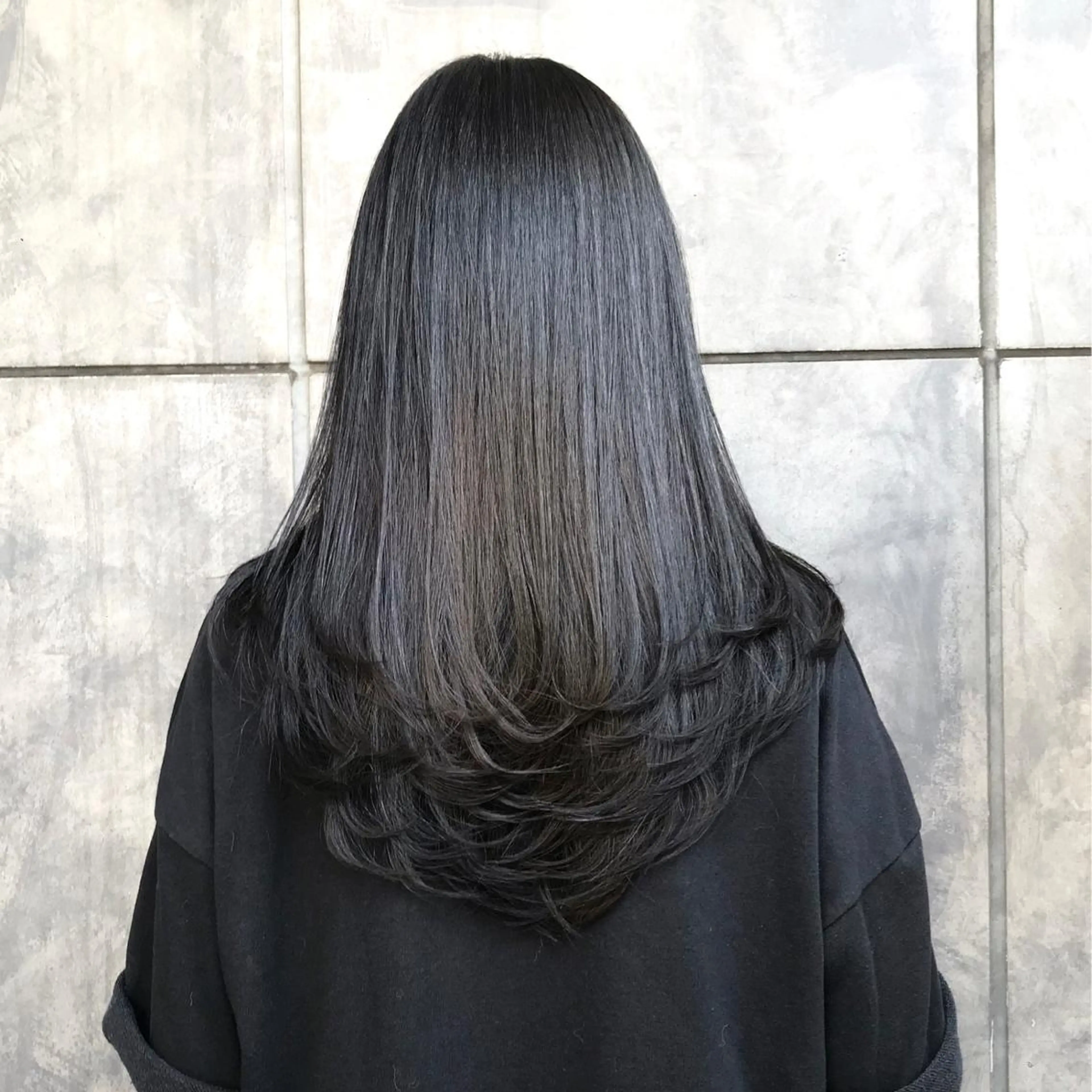 ロング カラー 黒髪 ブルーカラー ブルーブラック ヨシンモリ ムルギョル巻き K-POP好き美容師 🇰🇷Kai.Yのヘアスタイル