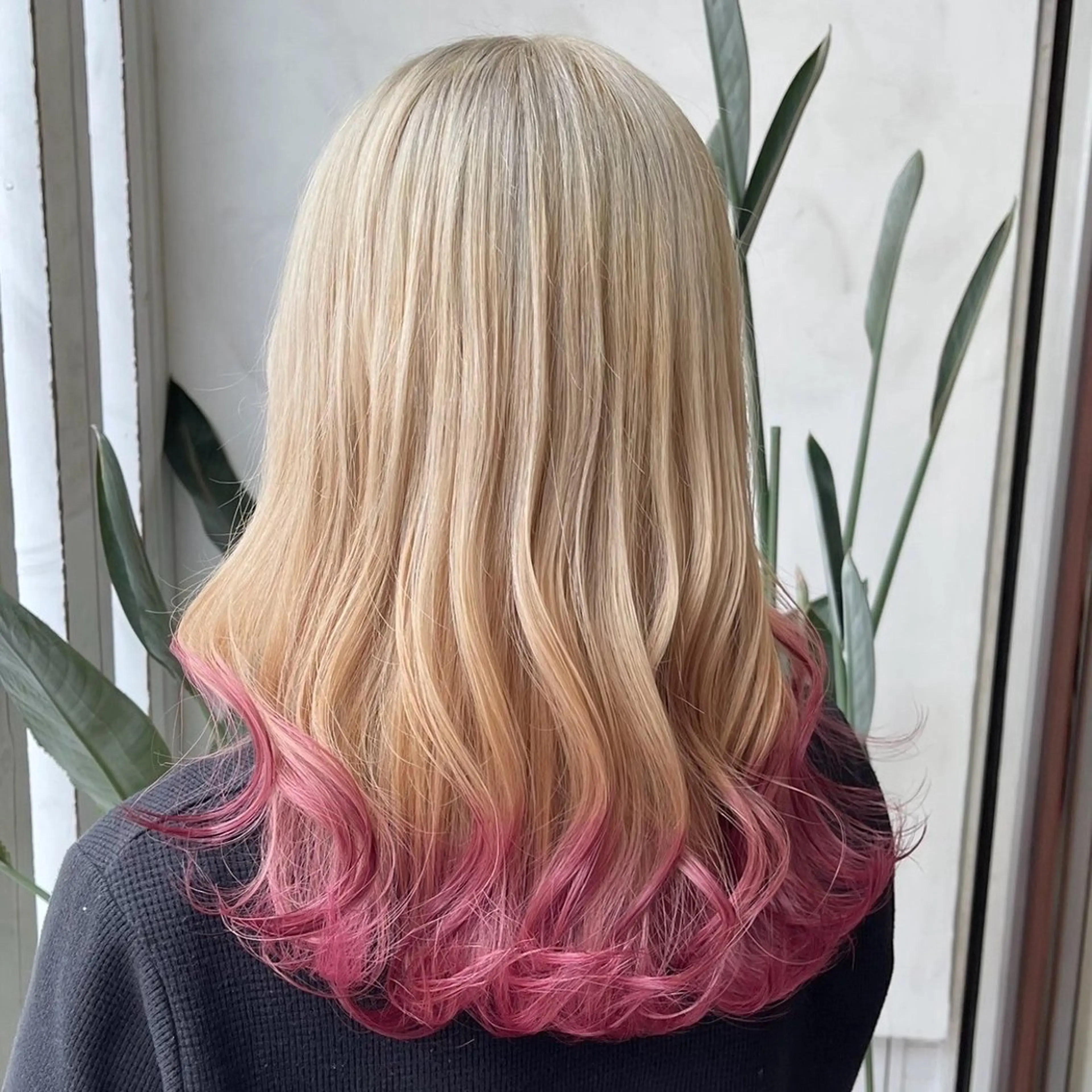 ロング カラー ブリーチ ブロンド カット ヘアカラー トリートメント 梅原 姫🍬🐰のヘアスタイル