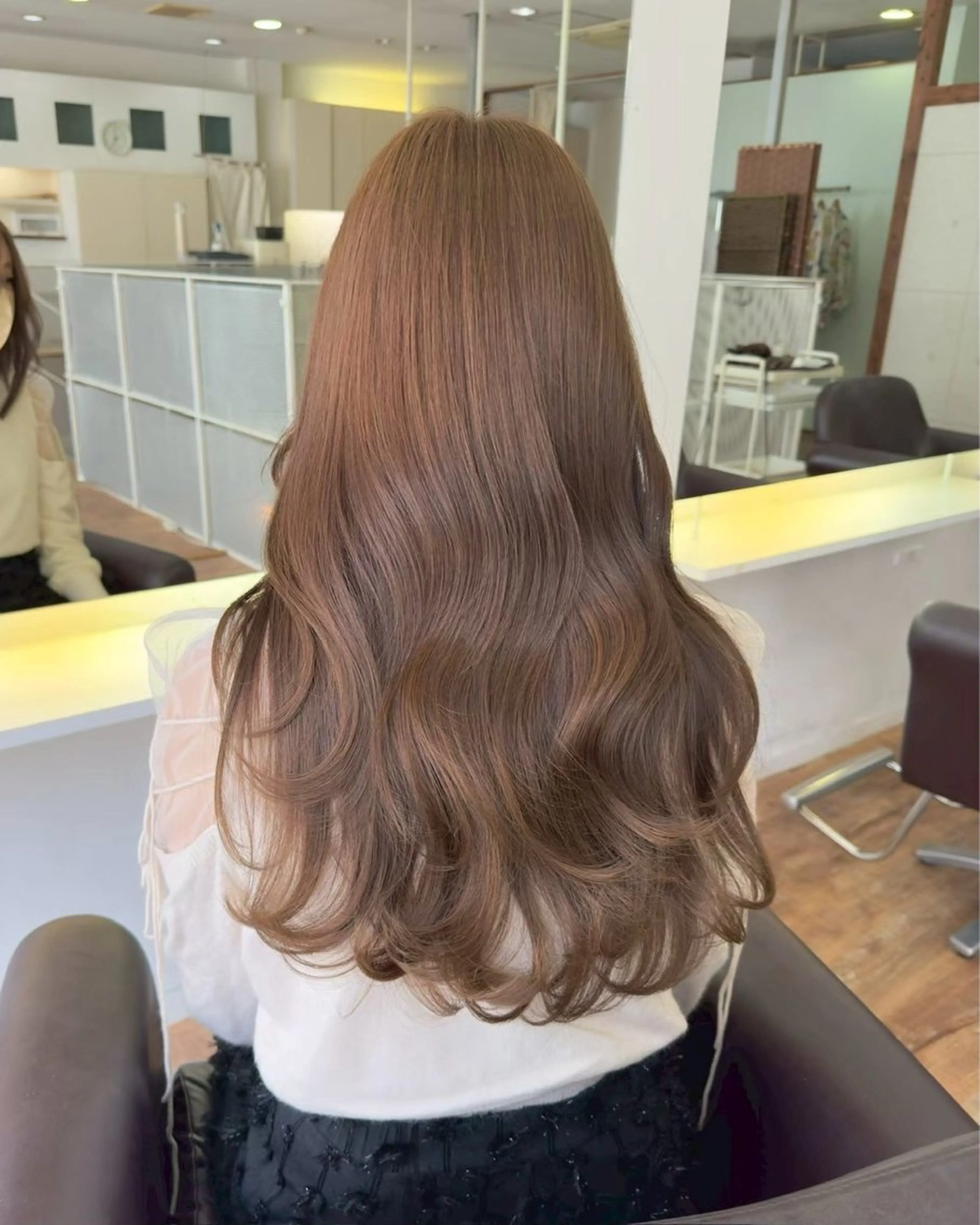 カラー Hip's eyes meiのヘアスタイル