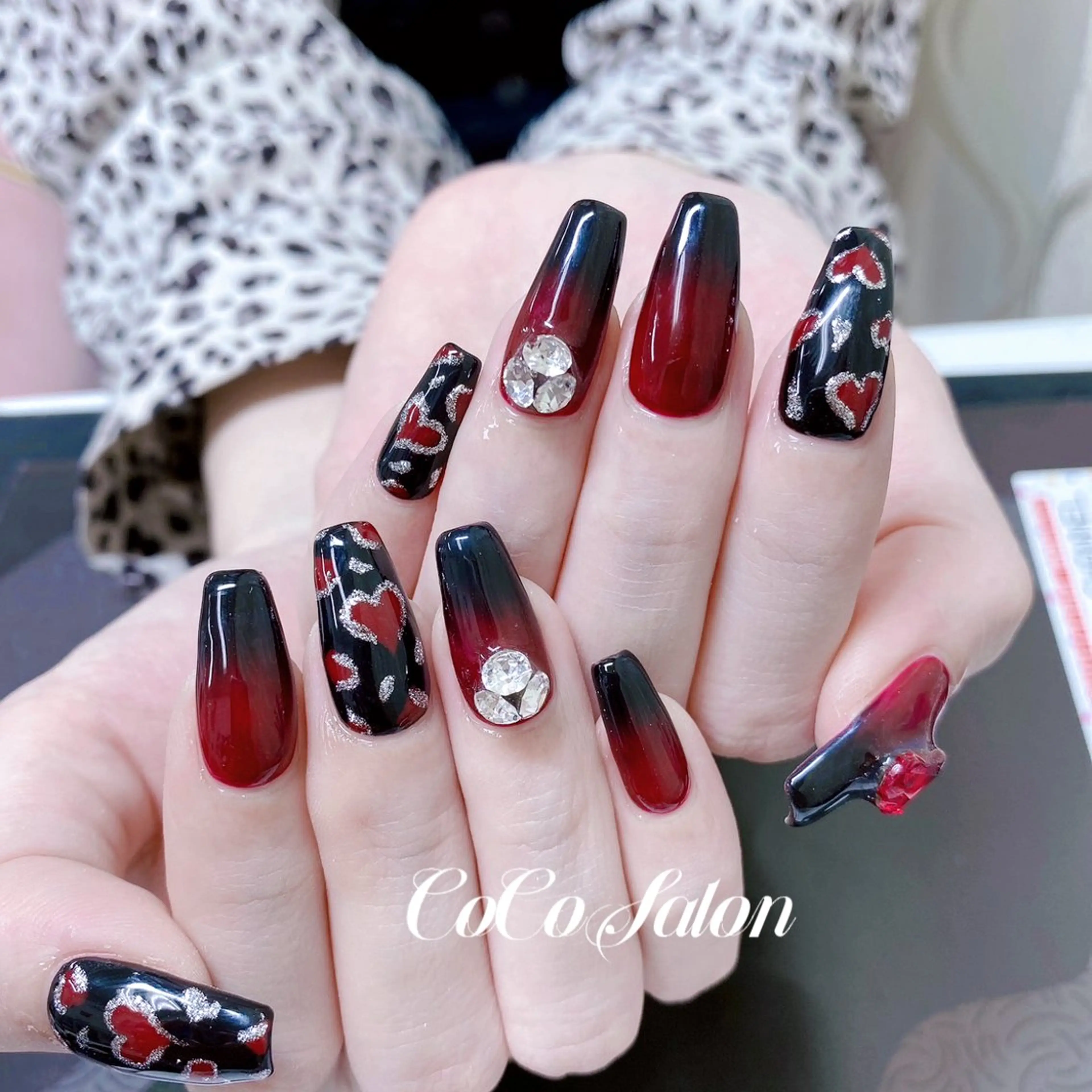 ネイル アニマル柄 ボルドー 長さ出し ジェルネイル グラデーション ハンドネイル CoCoSalon ネイル/まつ毛予約のネイルデザイン