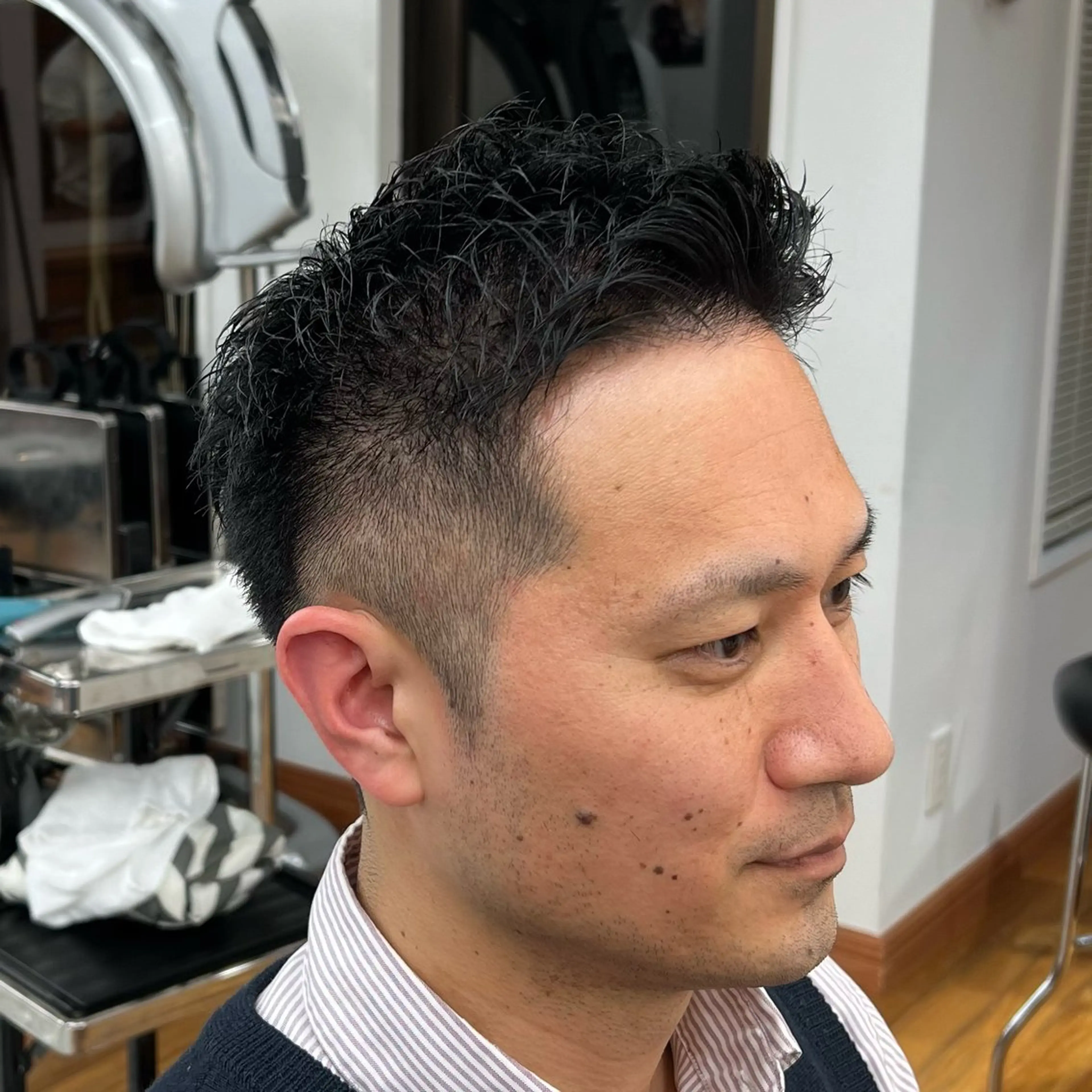 ショート メンズ ビジネス 刈り上げ ショートヘア カット メンズカット✂️ スキンフェード伊藤陸のヘアスタイル