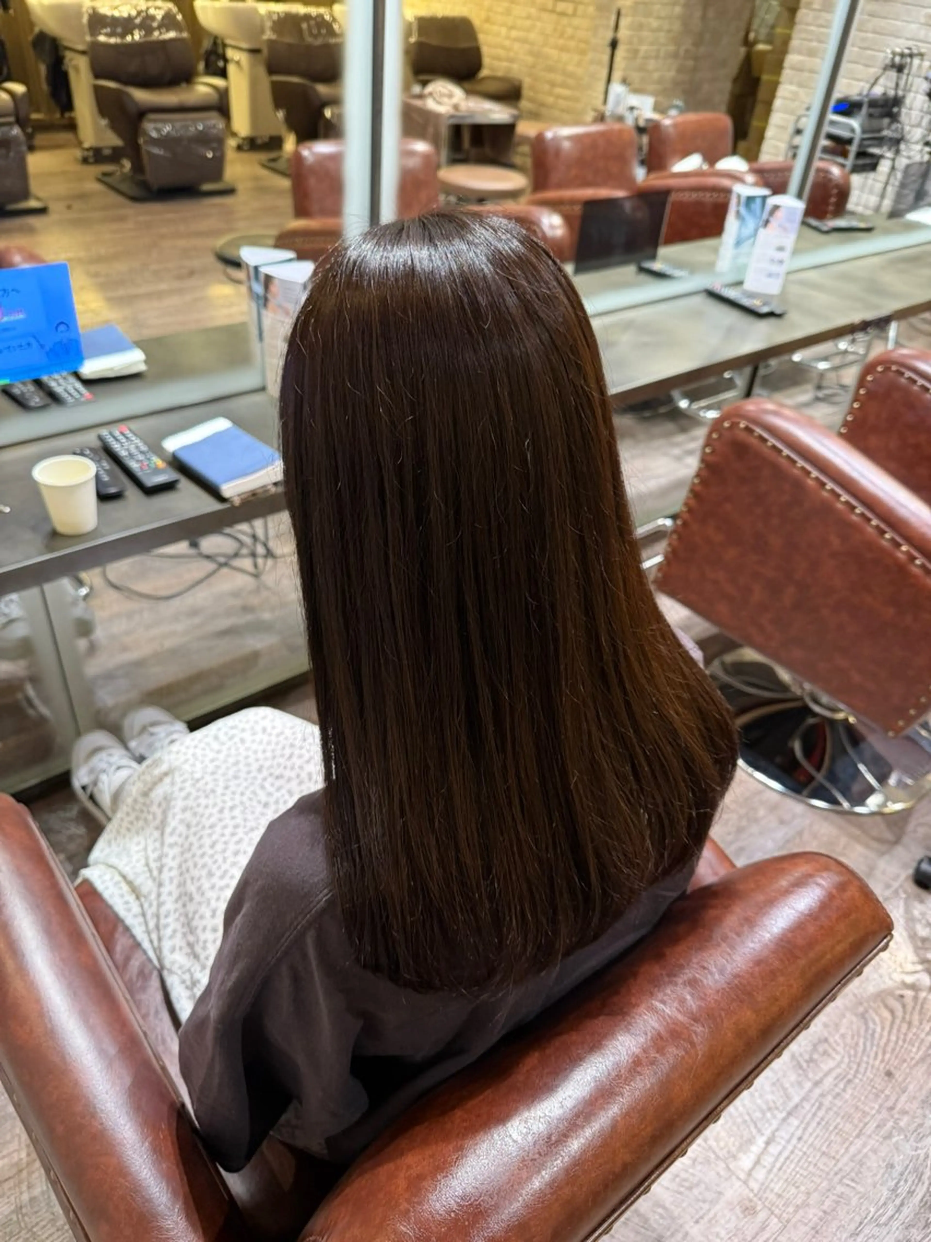 ロング カラー カットパーマ3000 円/水曜日モデルのヘアスタイル