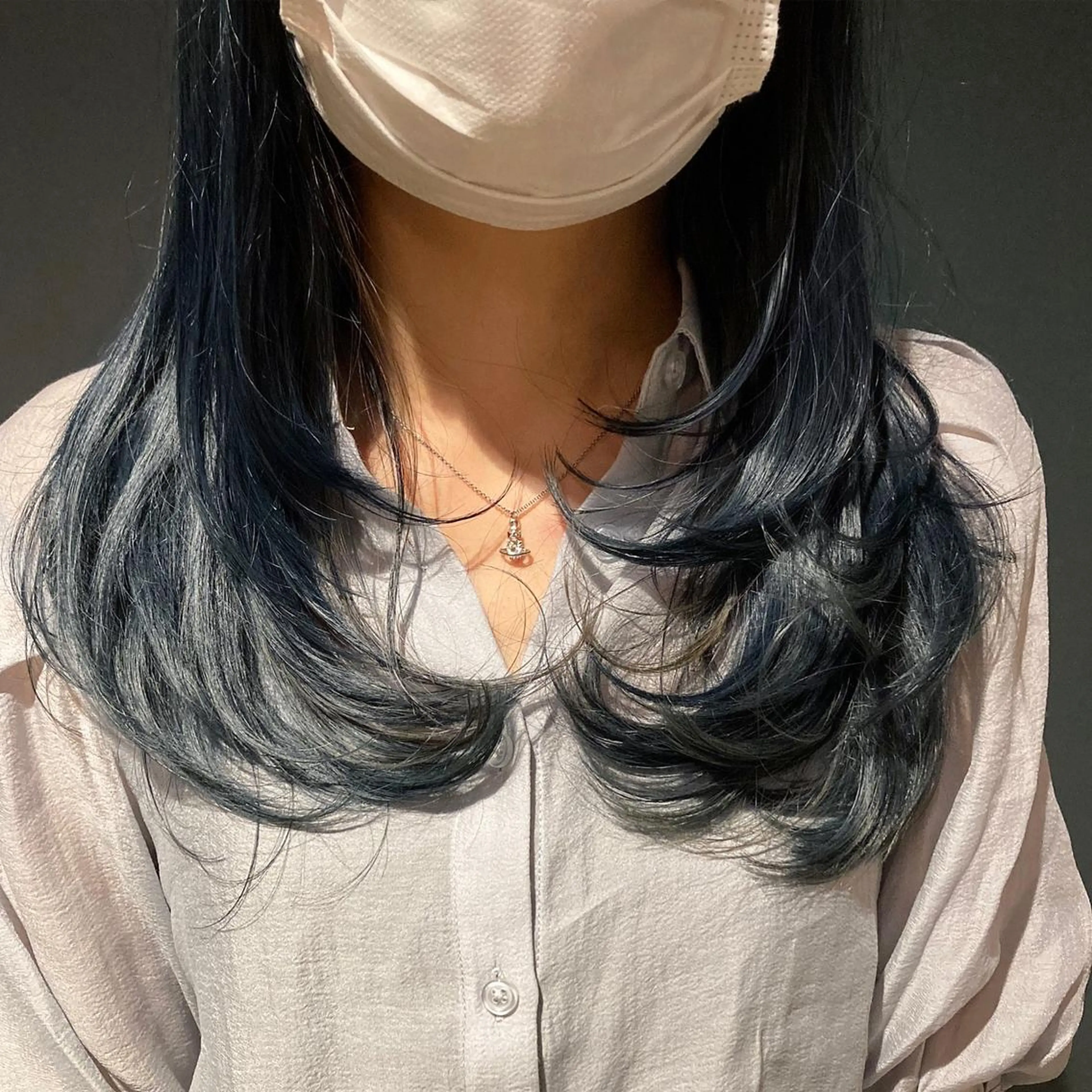 セミロング カラー ベージュカラー ブルーカラー レイヤーカット カット ヘアカラー トリートメント ヘッドスパ スキバサミを使わない カット🌼唯🌼のヘアスタイル