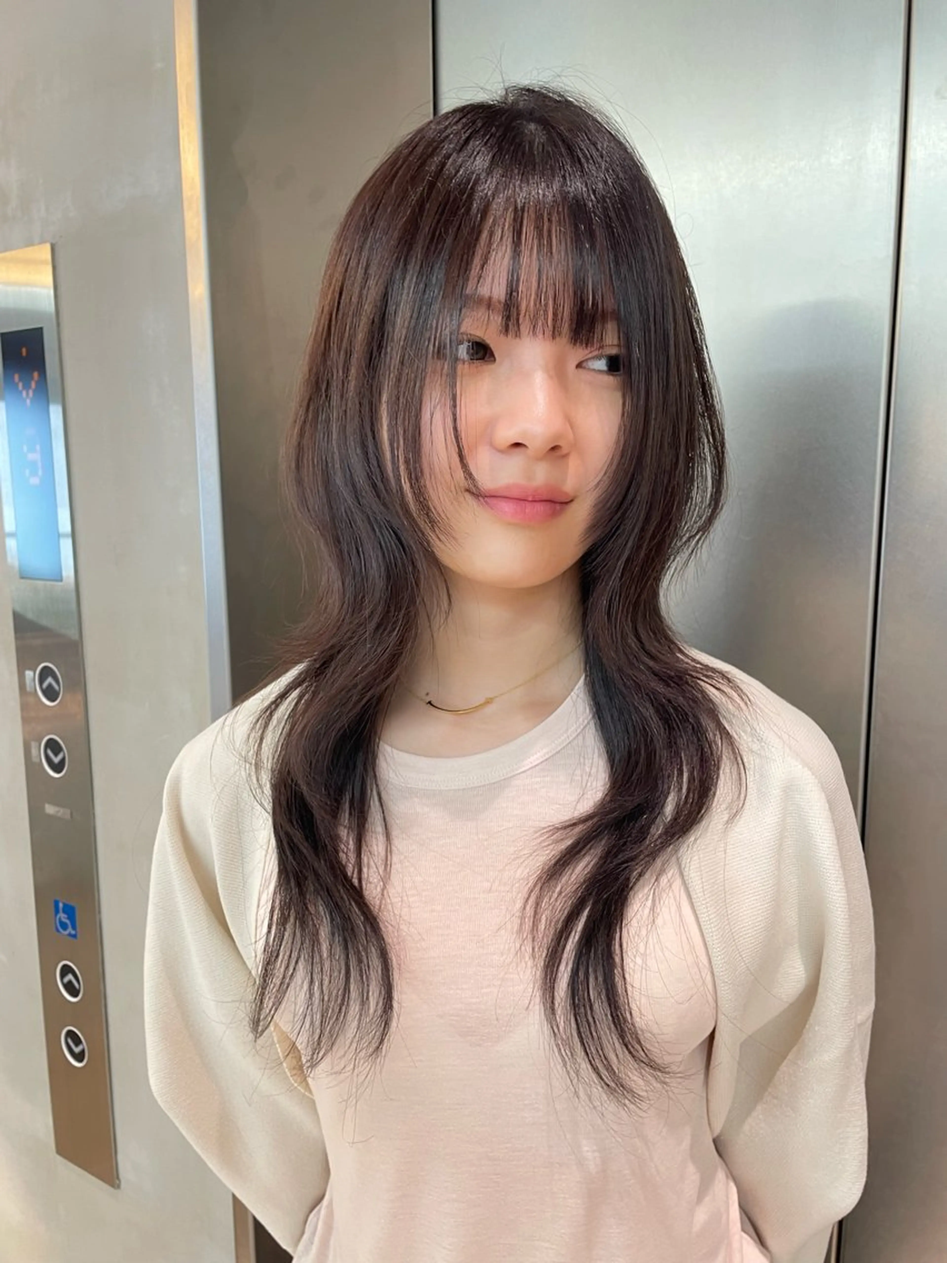 ロング 韓国ヘア/レイヤー Londエレンのヘアスタイル