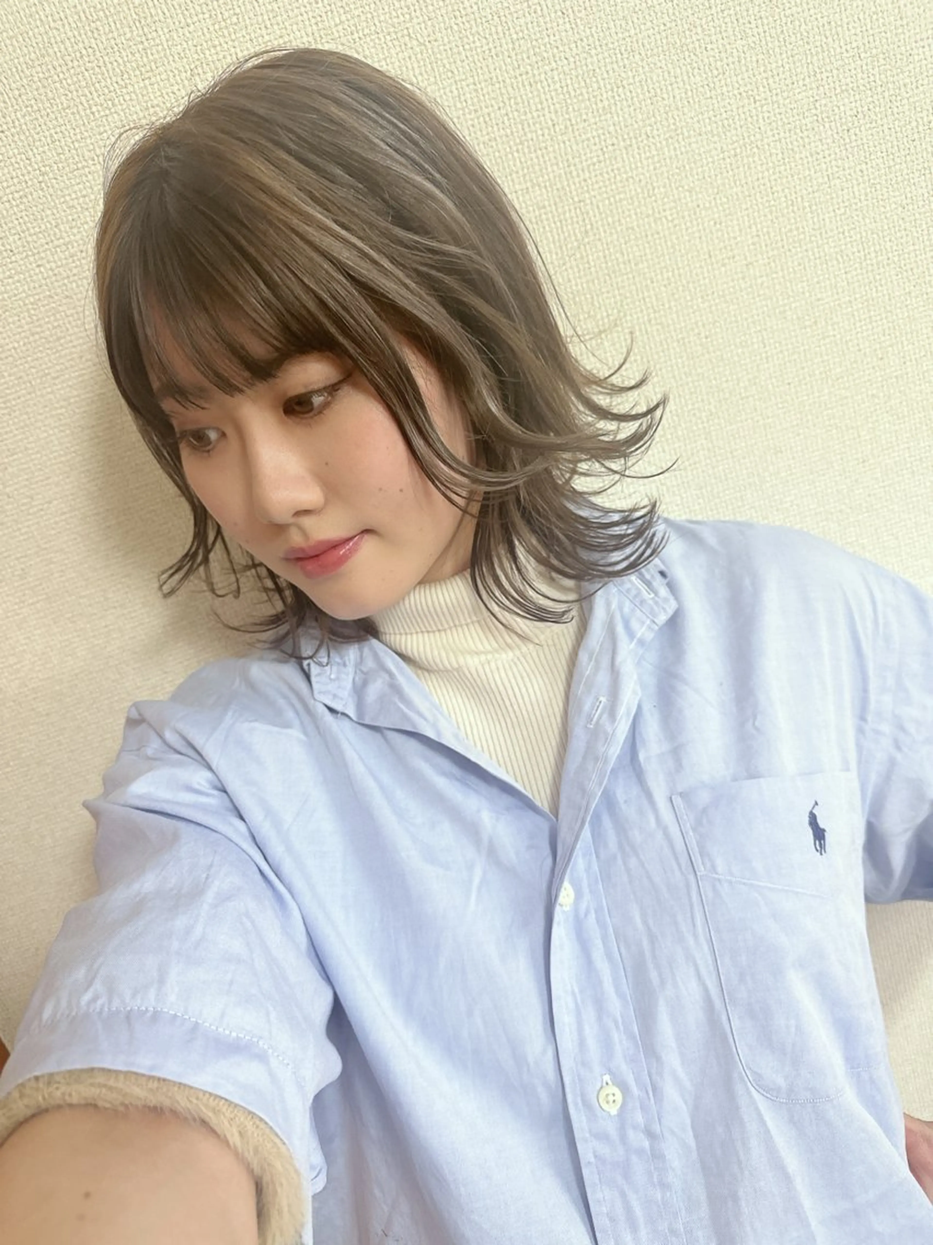 ミディアム レイヤーカット ウルフカット レイヤー 艶々カラーのヘアスタイル