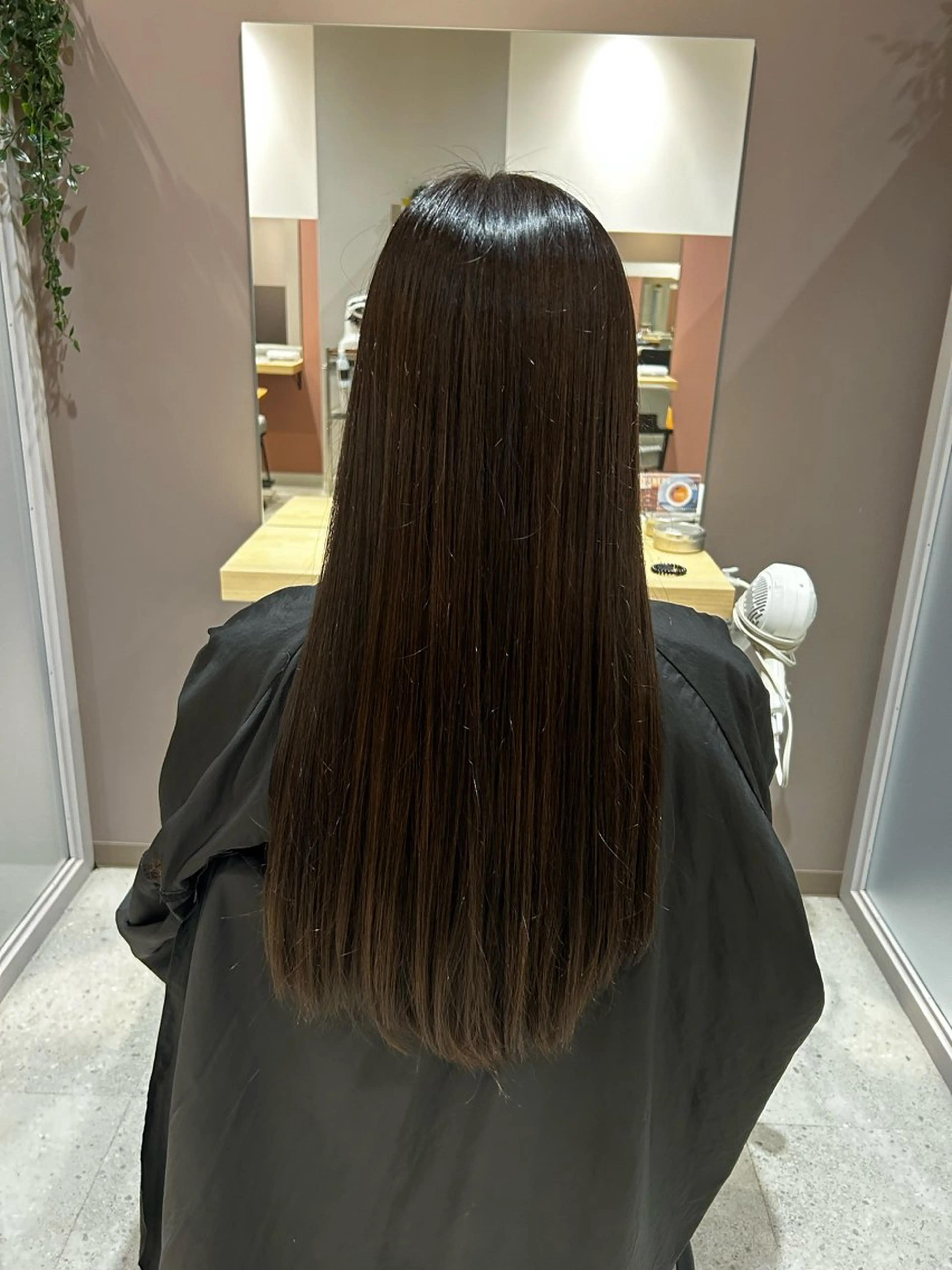 ロング カラー ヘアアレンジ グレージュ ラベンダーカラー ラベンダーグレージュ ラベンダーグレー 黒川 真裕のヘアスタイル