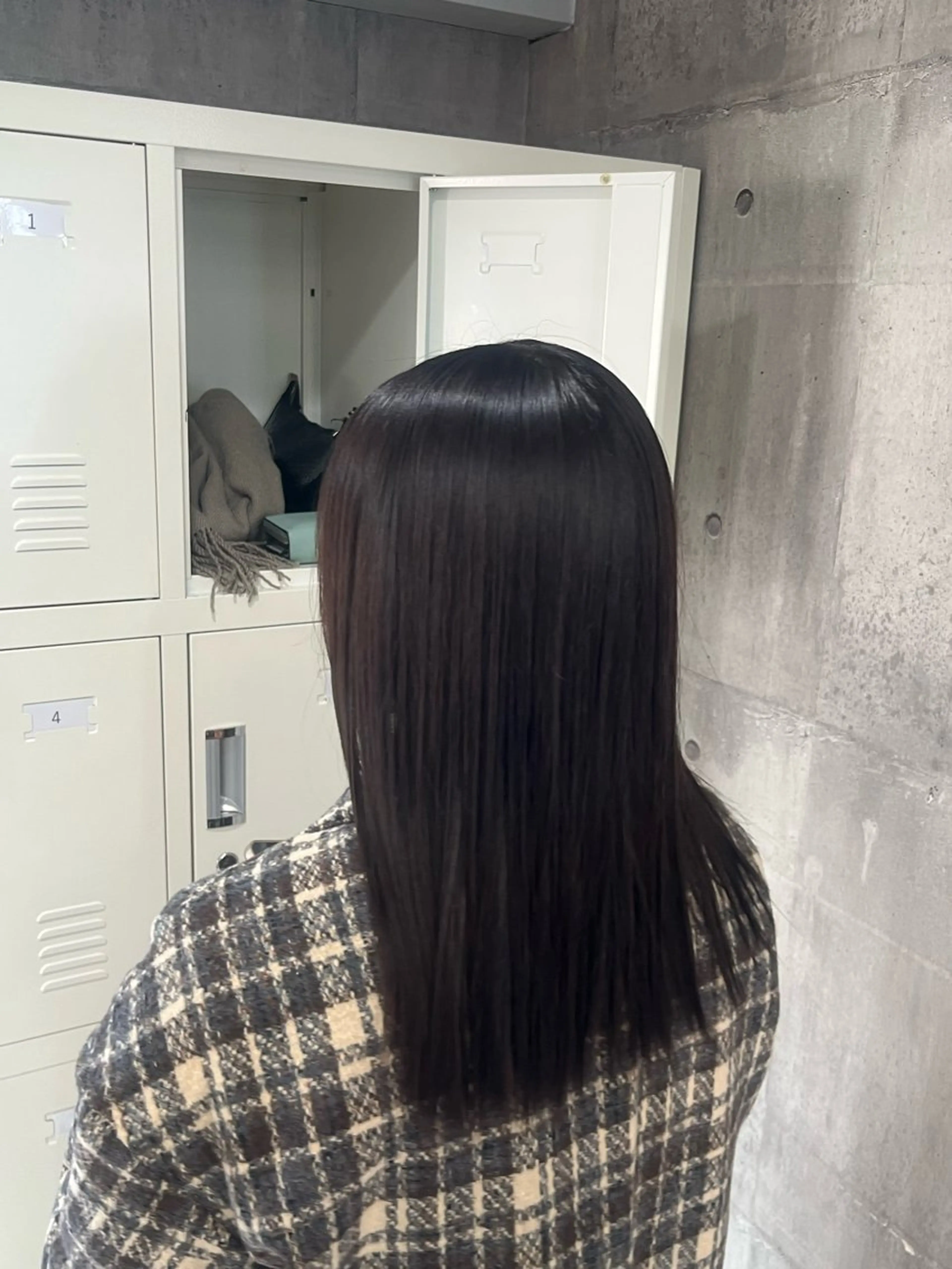 セミロング カラー メンズ メンズバレイヤージュ メンズブリーチ メンズハイライト メンズハイトーン メンズインナーカラー ヘアカラー トリートメント ☁️かずき☁️青.紫 推し活カラー💫のヘアスタイル