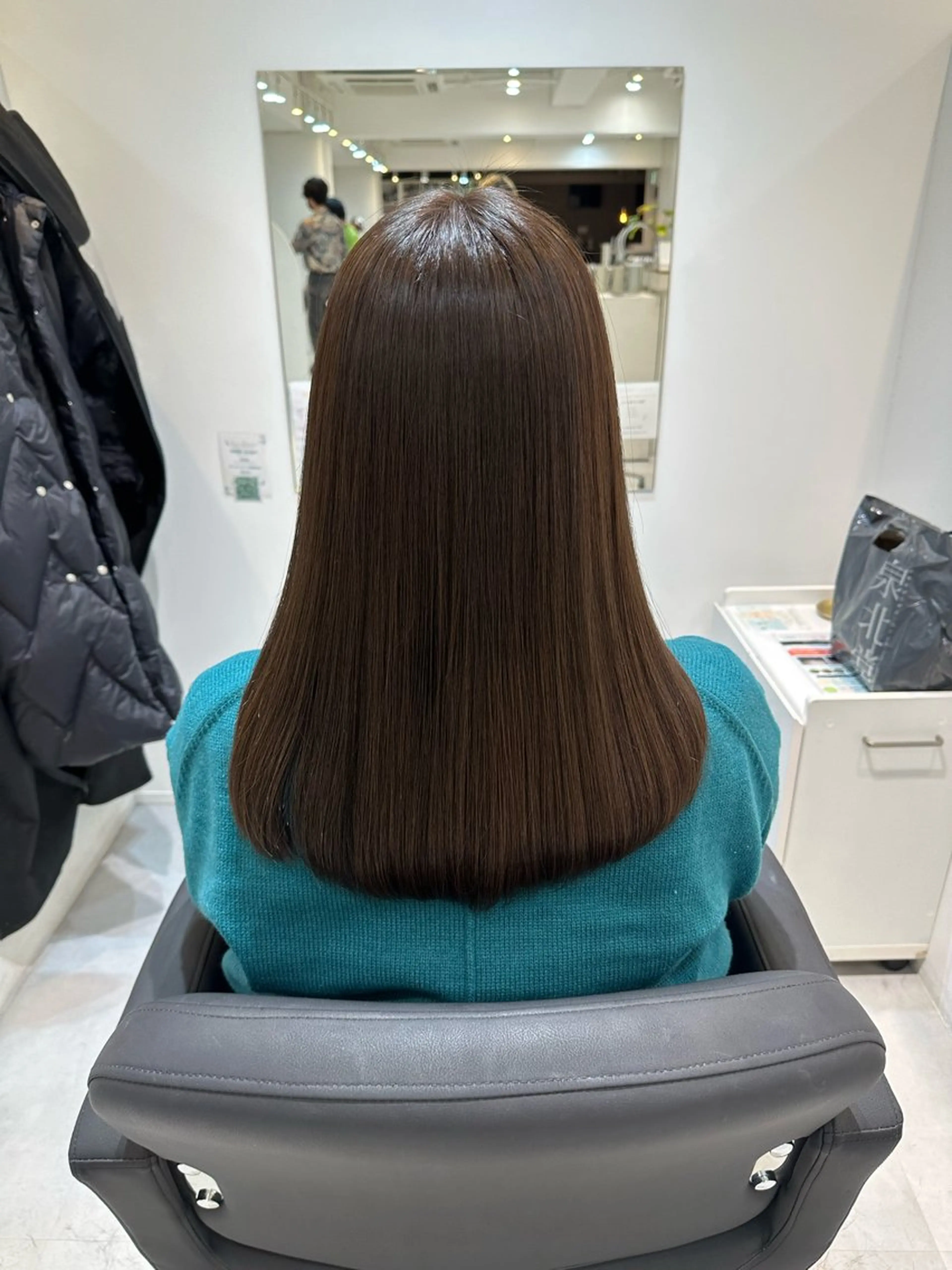 ミディアム カット ヘアカラー トリートメント Emuest心斎橋 SAKIのヘアスタイル