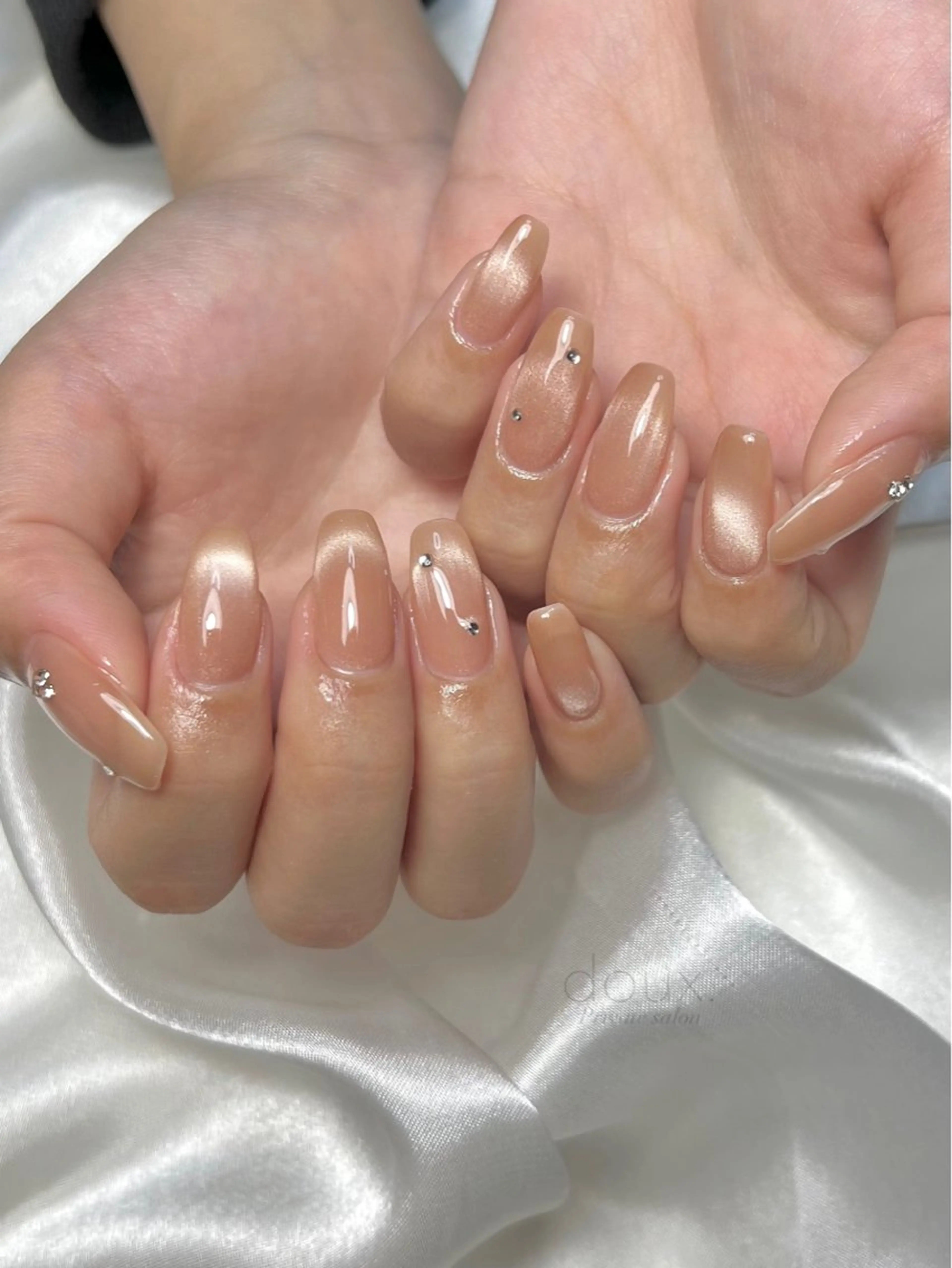 ネイル フレンチネイル キラキラネイル 韓国ネイル マグネットネイル 冬ネイル ハンドネイル doux. nailのネイルデザイン