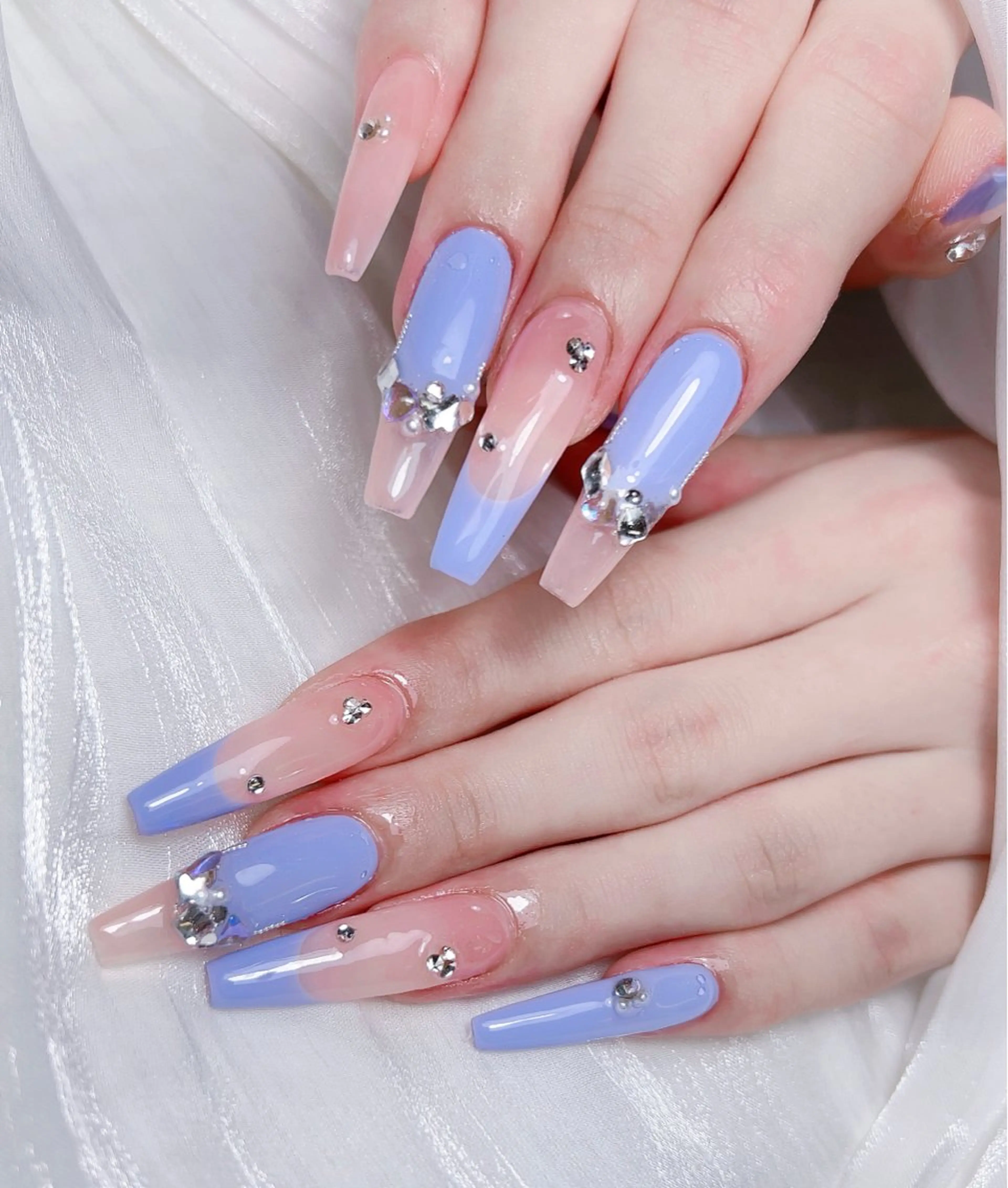 ネイル 🎀M nails✨ ビューティーのネイルデザイン