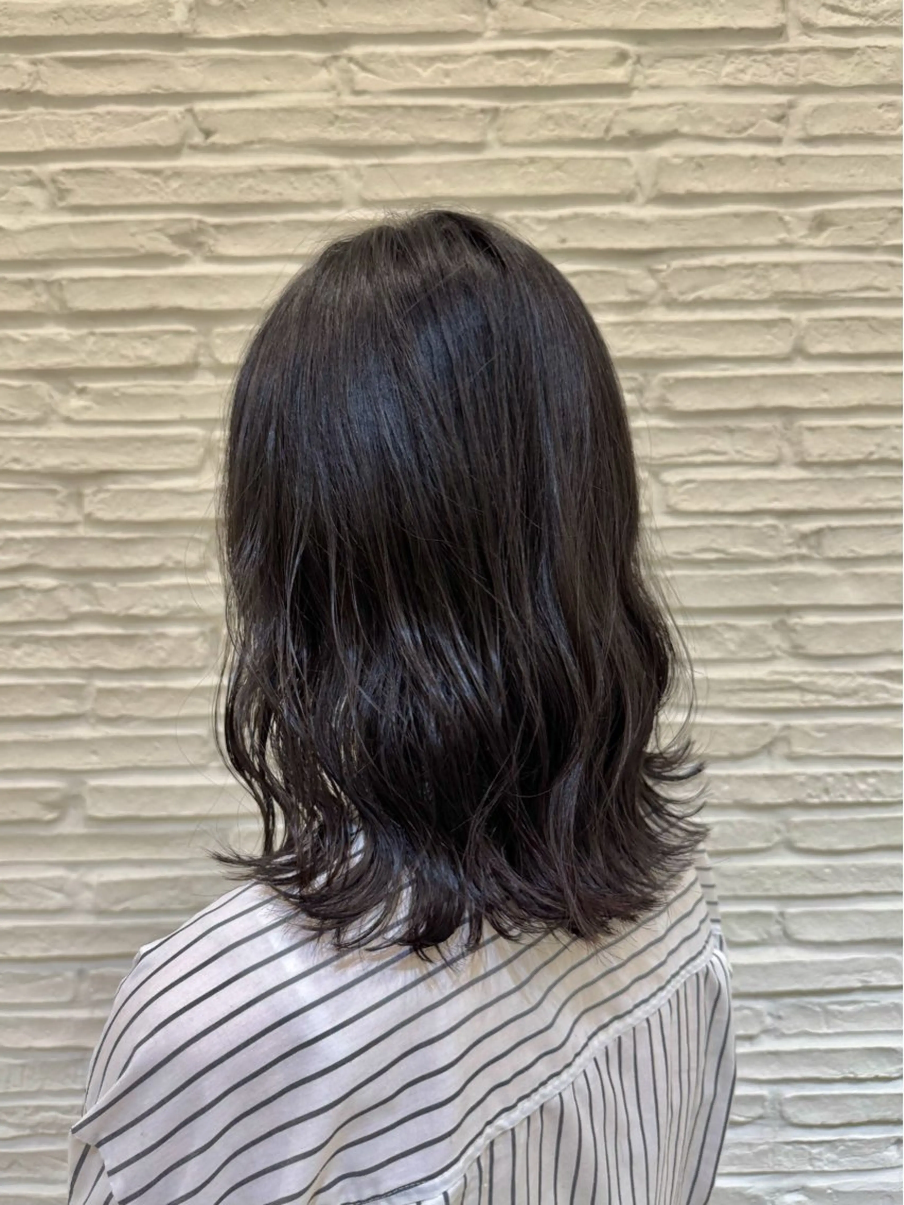 ミディアム アッシュ amie by AFLOAT 浦和店のヘアスタイル