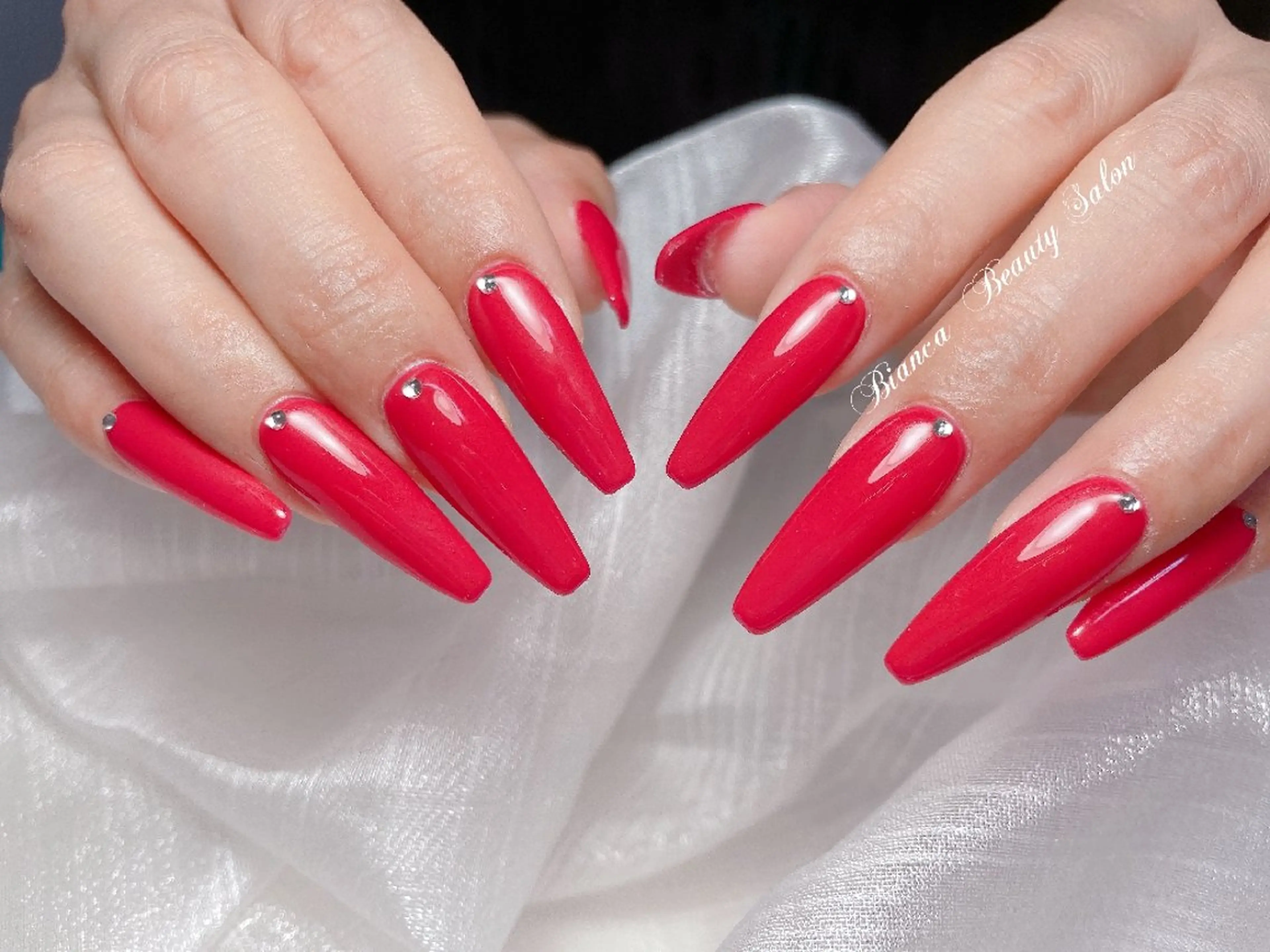 【NEWOPEN価格】♥平日16時まで限定✨ハンド★💅チップ長さ出し10本+ワンカラーorラメグラ★土日祝9100円の写真