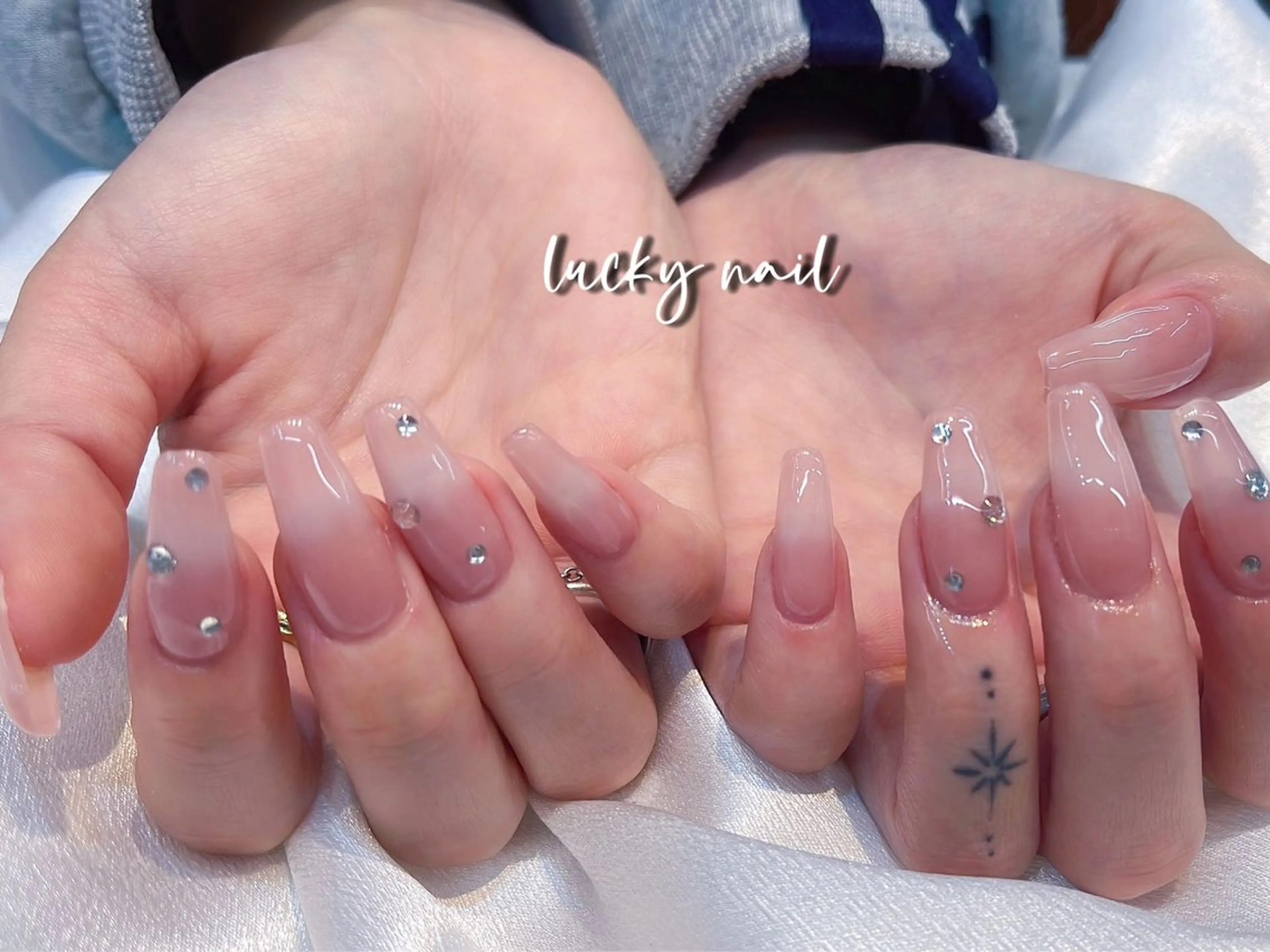 ネイル チークネイル 長さ出し ジェルネイル マグネットネイル 持ち込み Lucky nail 小林和希のネイルデザイン